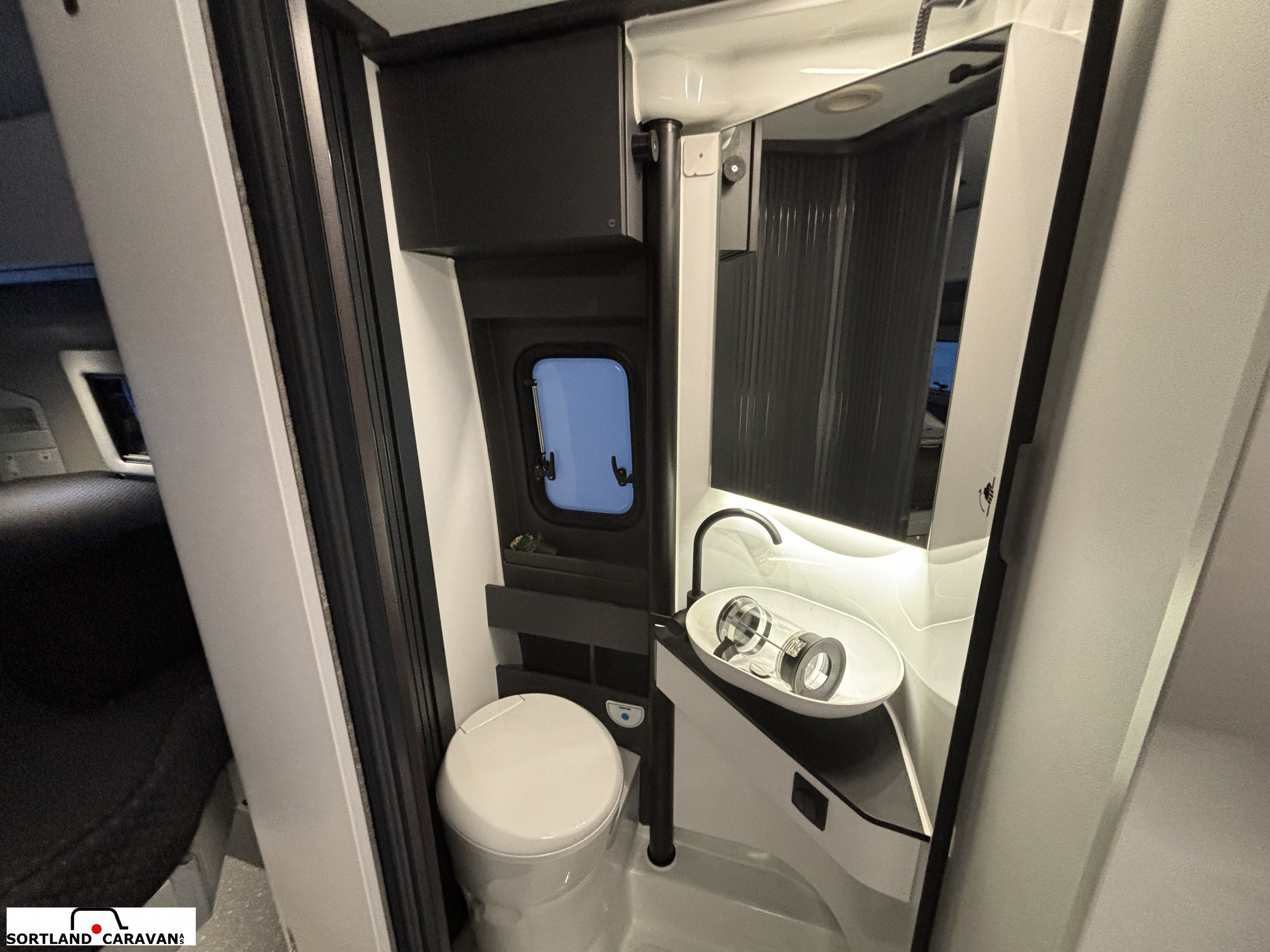 Adria Twin Supreme 640 SGX Adria mai kampanje! - Adria