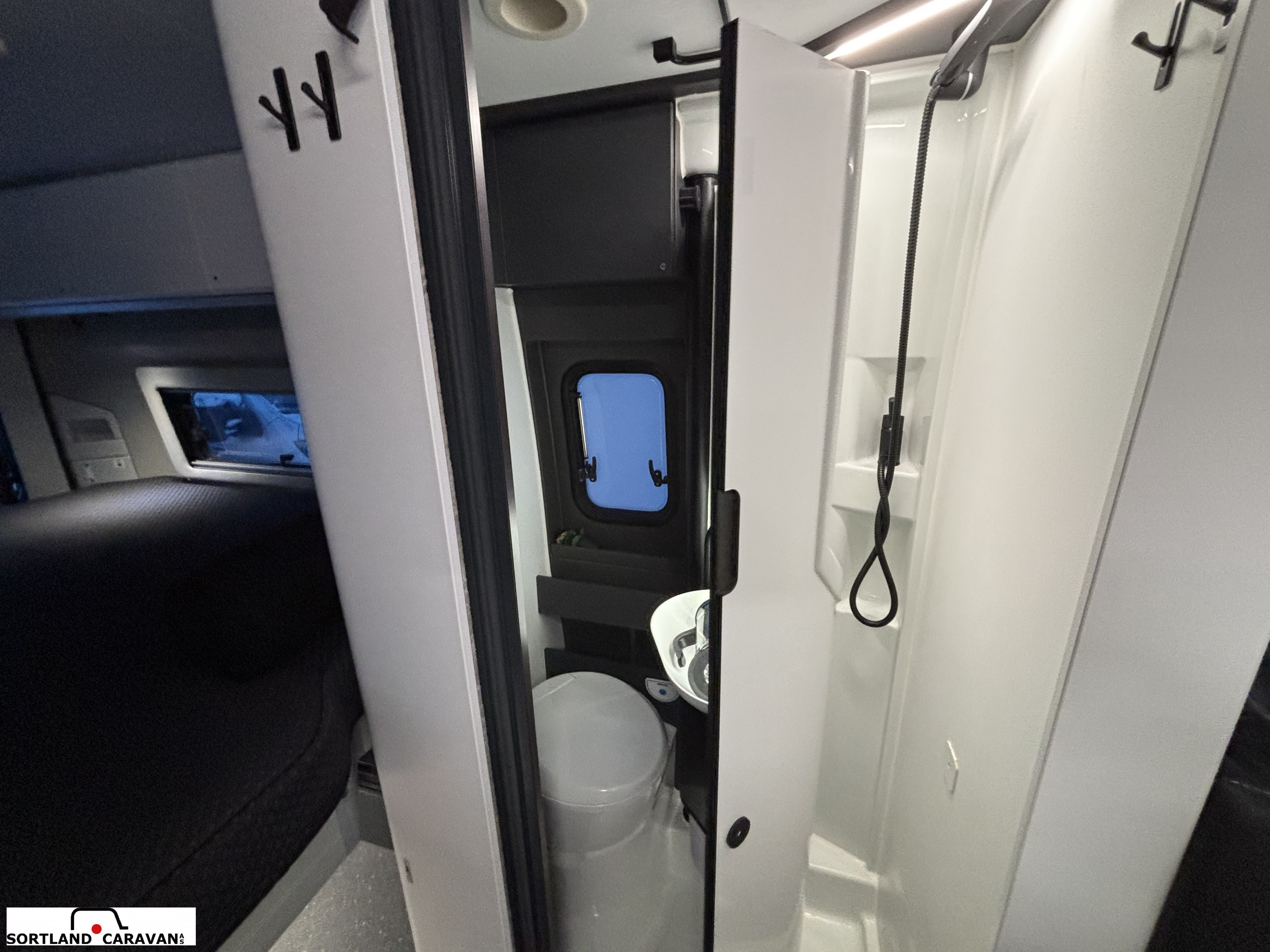 Adria Twin Supreme 640 SGX Adria mai kampanje! - Adria
