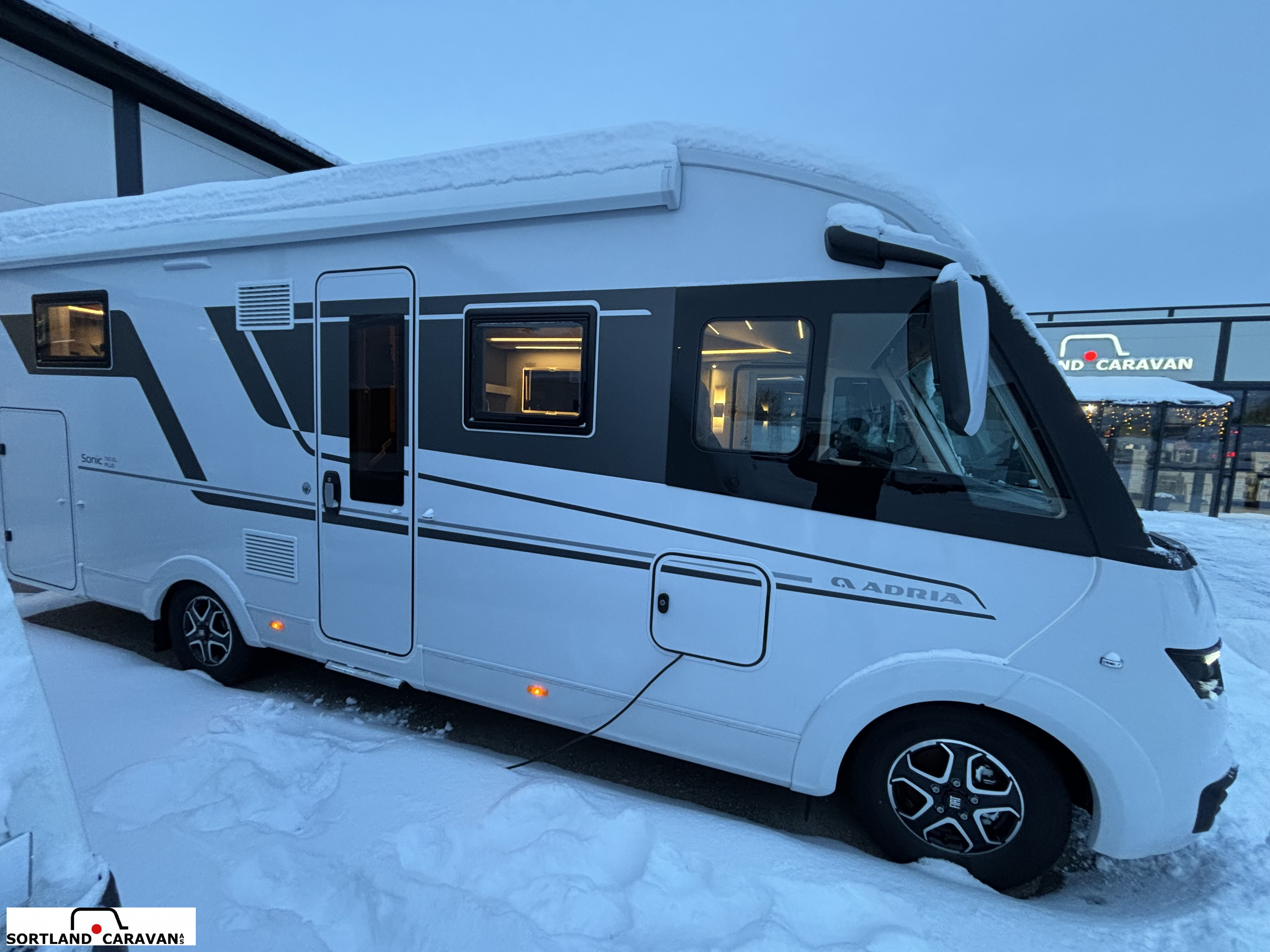 Adria SONIC 700 DL Adria mai kampanje! - Adria