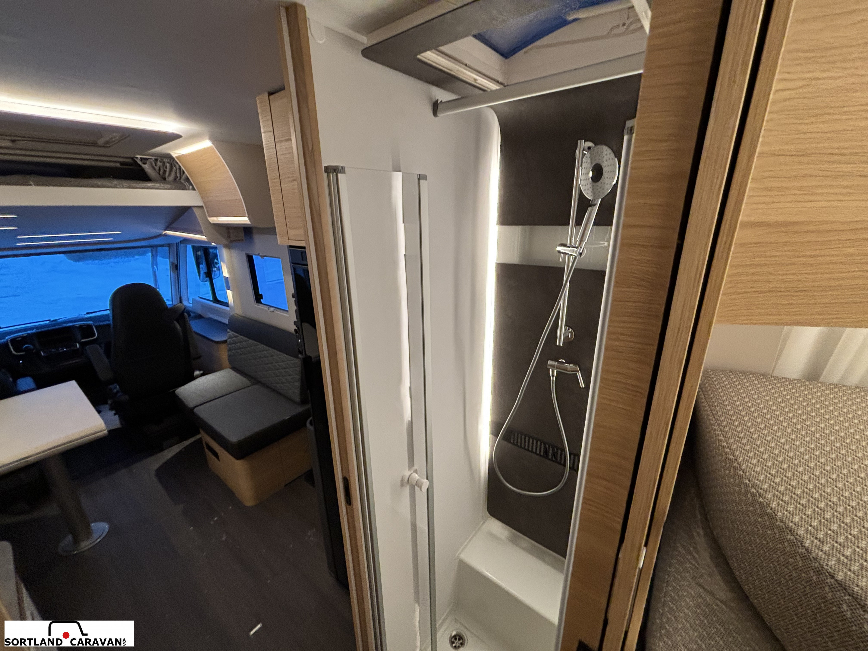 Adria SONIC 700 DL Adria mai kampanje! - Adria