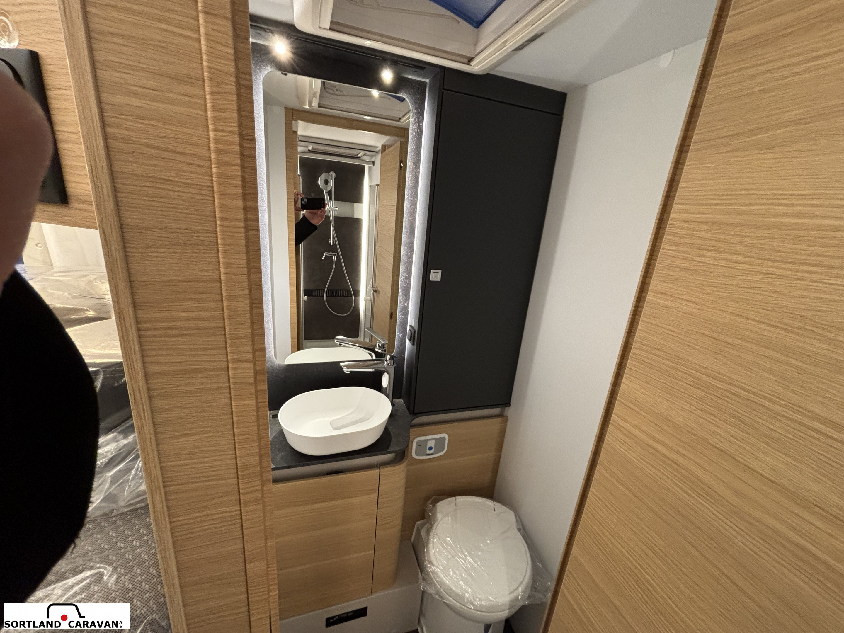 Adria SONIC 700 DL Adria mai kampanje! - Adria