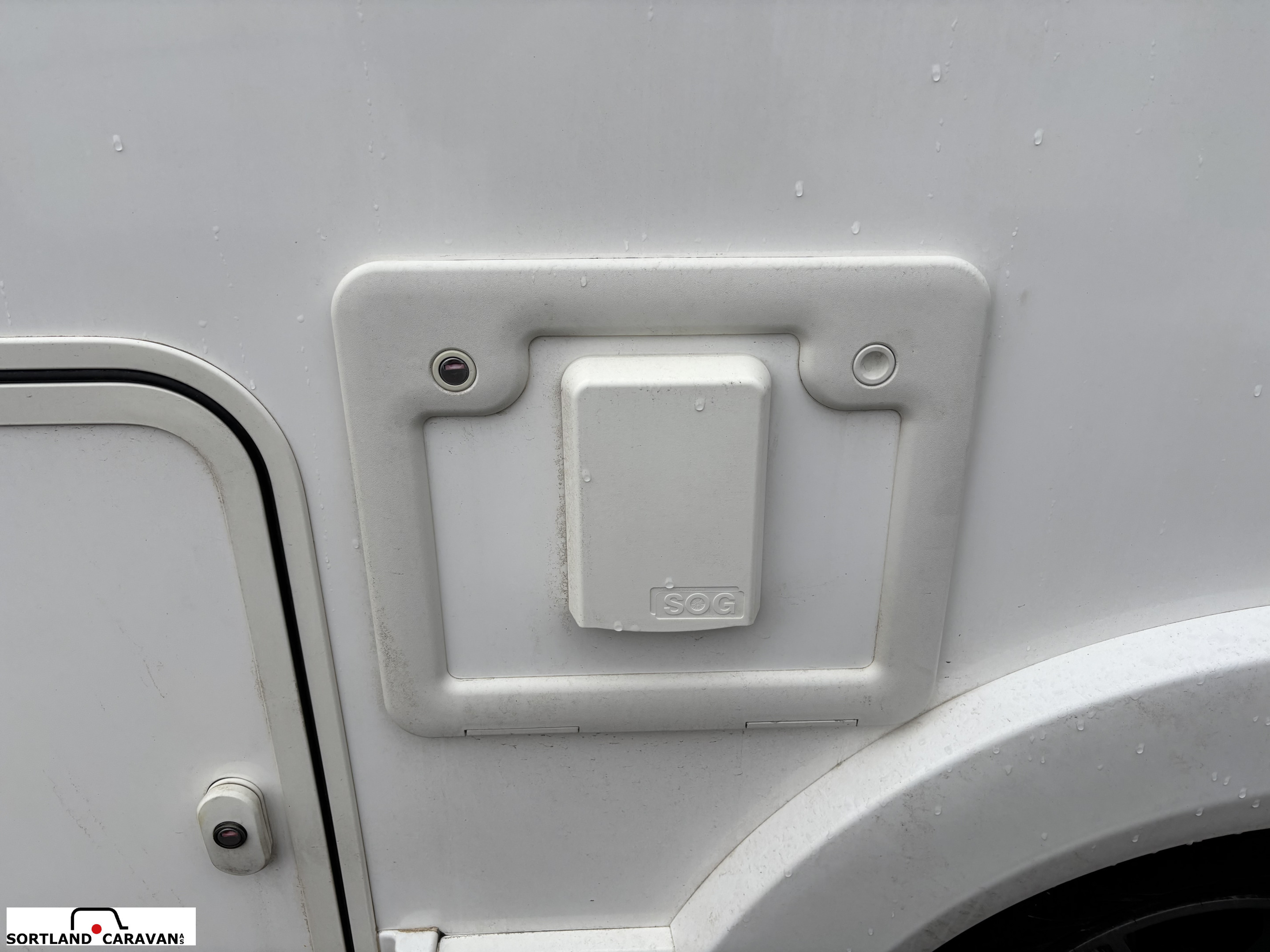 Eura Mobil IL 720 QF m/ hydrauliske støtteben - Eura Mobil