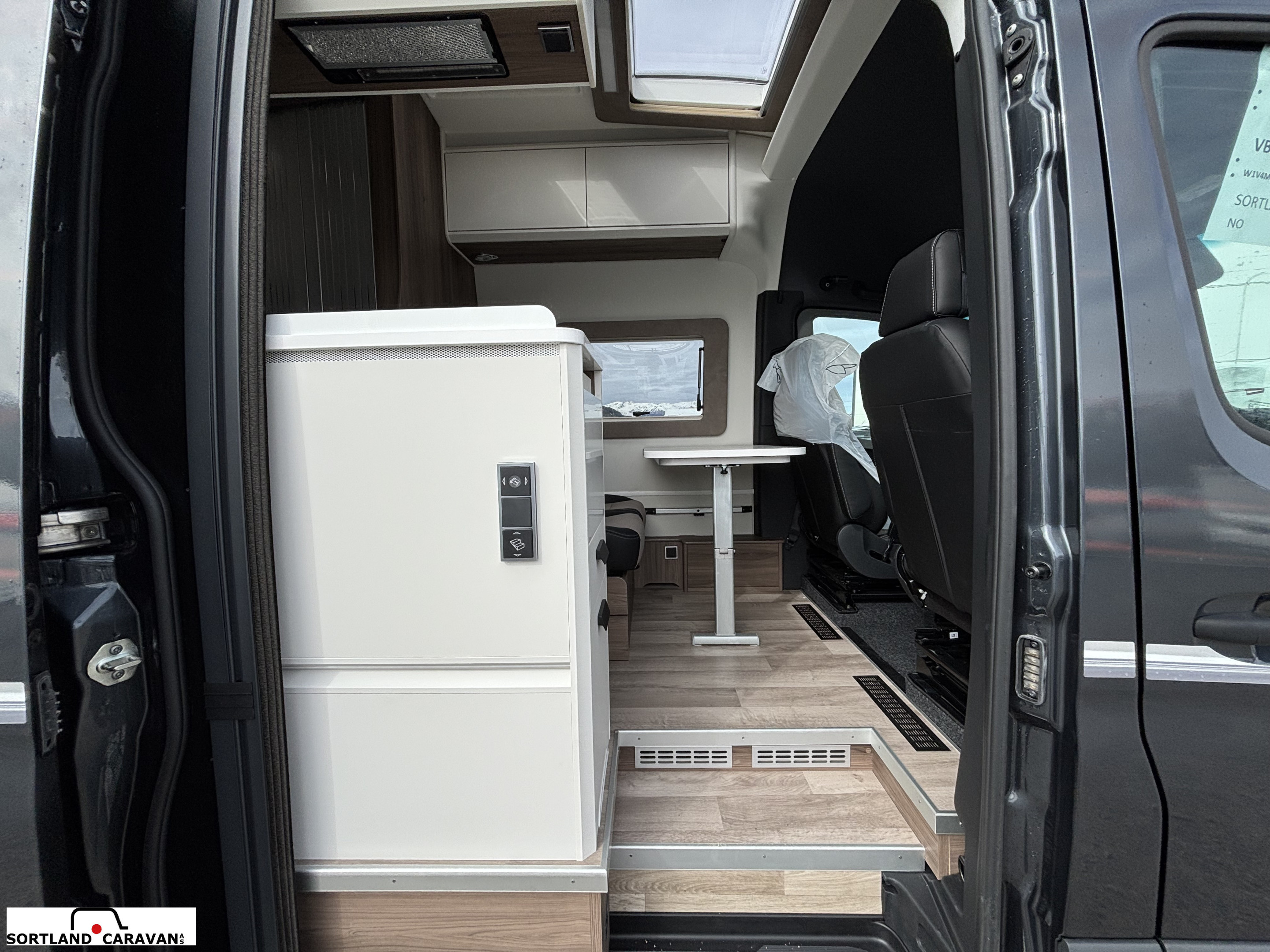 KABE Travel master Van V690 - KABE