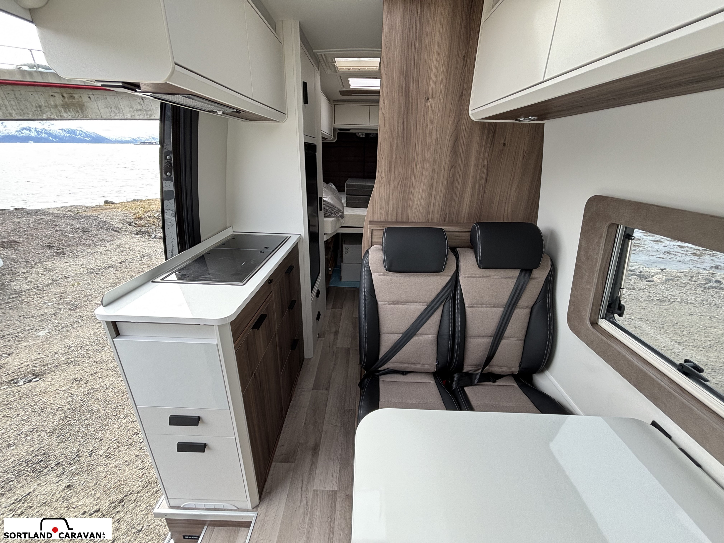 KABE Travel master Van V690 - KABE