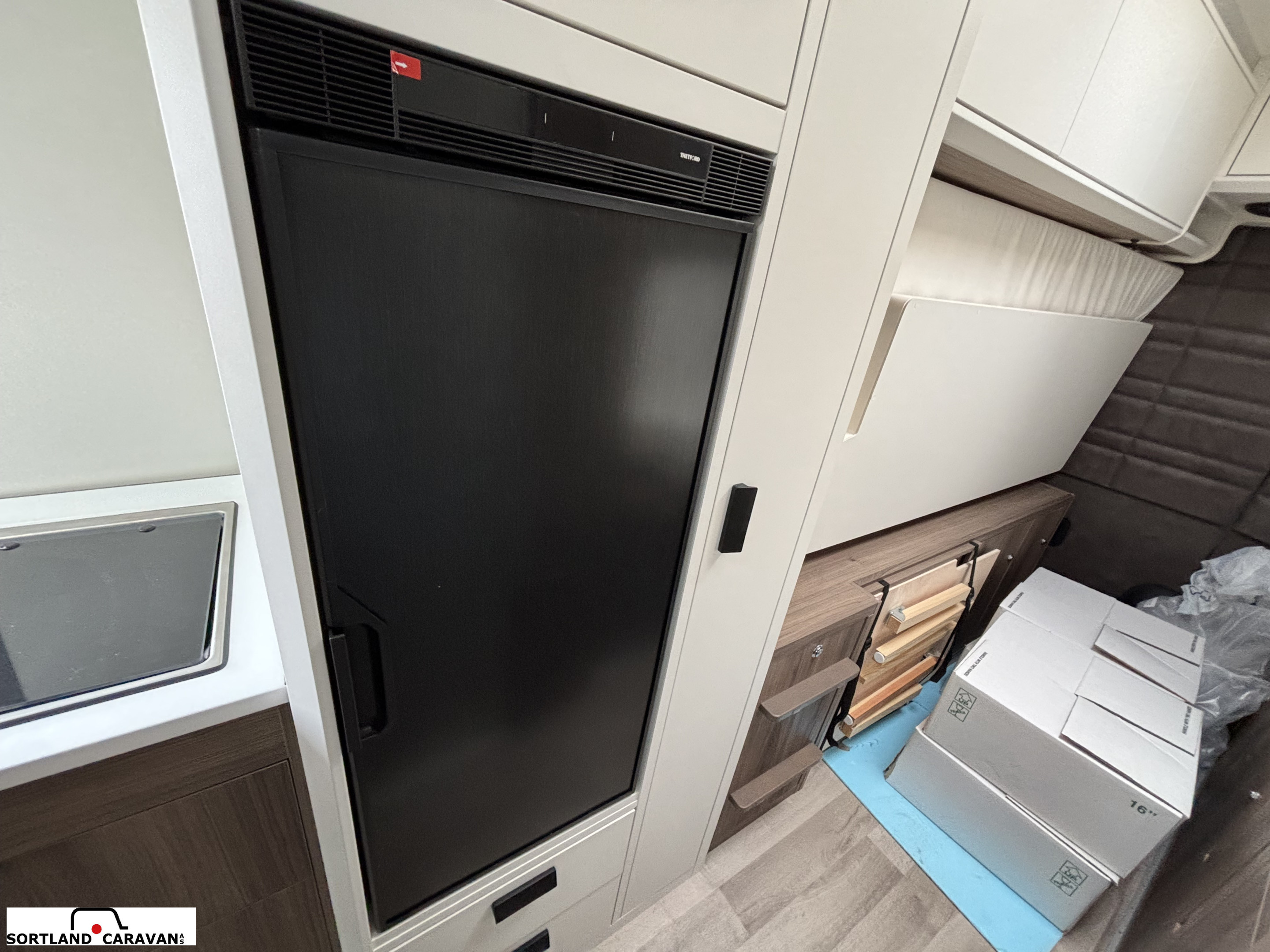 KABE Travel master Van V690 - KABE