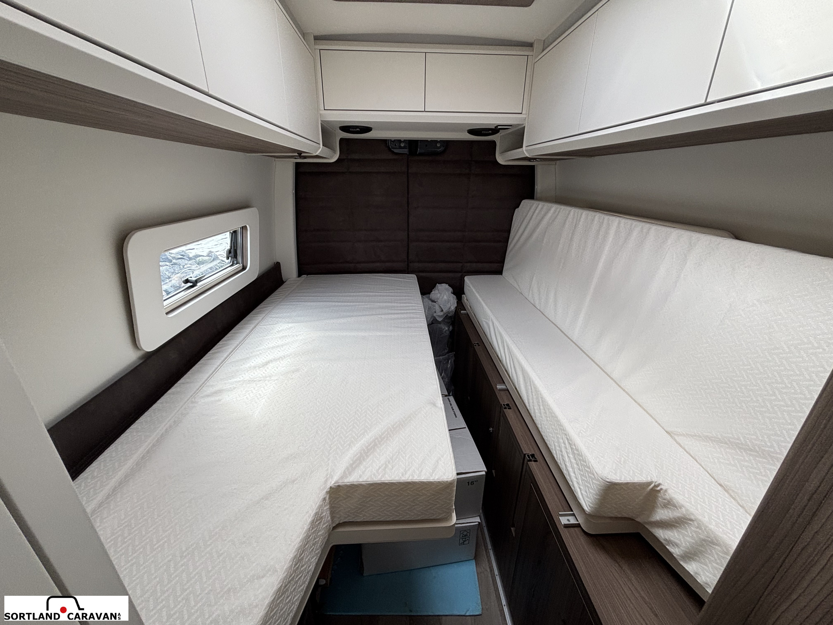KABE Travel master Van V690 - KABE