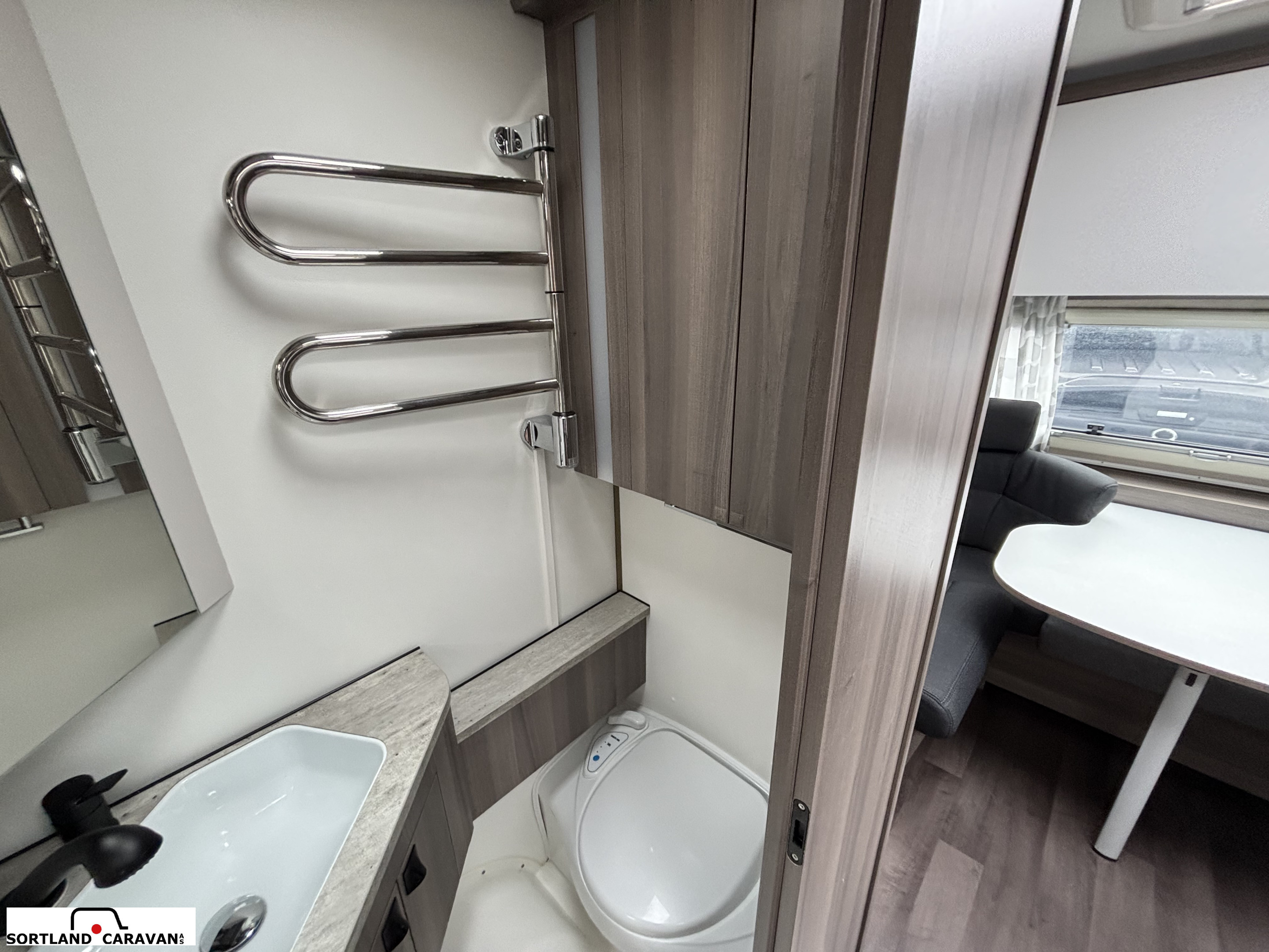 KABE ESTATE 470 GLE - KABE
