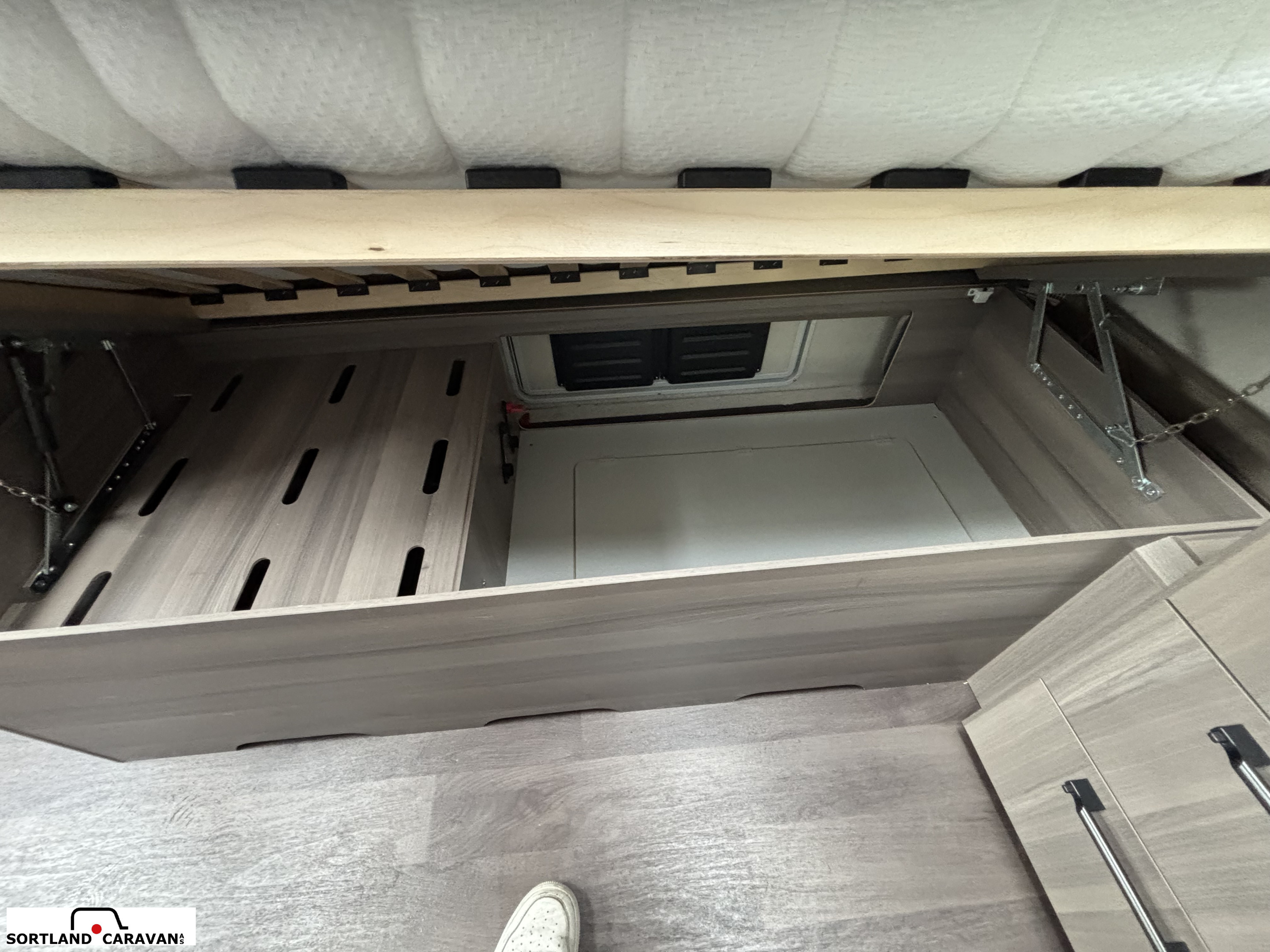 KABE ESTATE 470 GLE - KABE