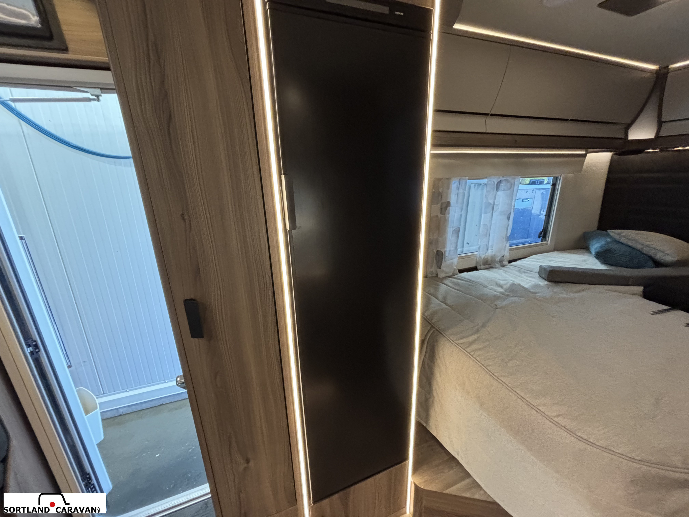 KABE COMPACT N720 LXL (Royal) - KABE