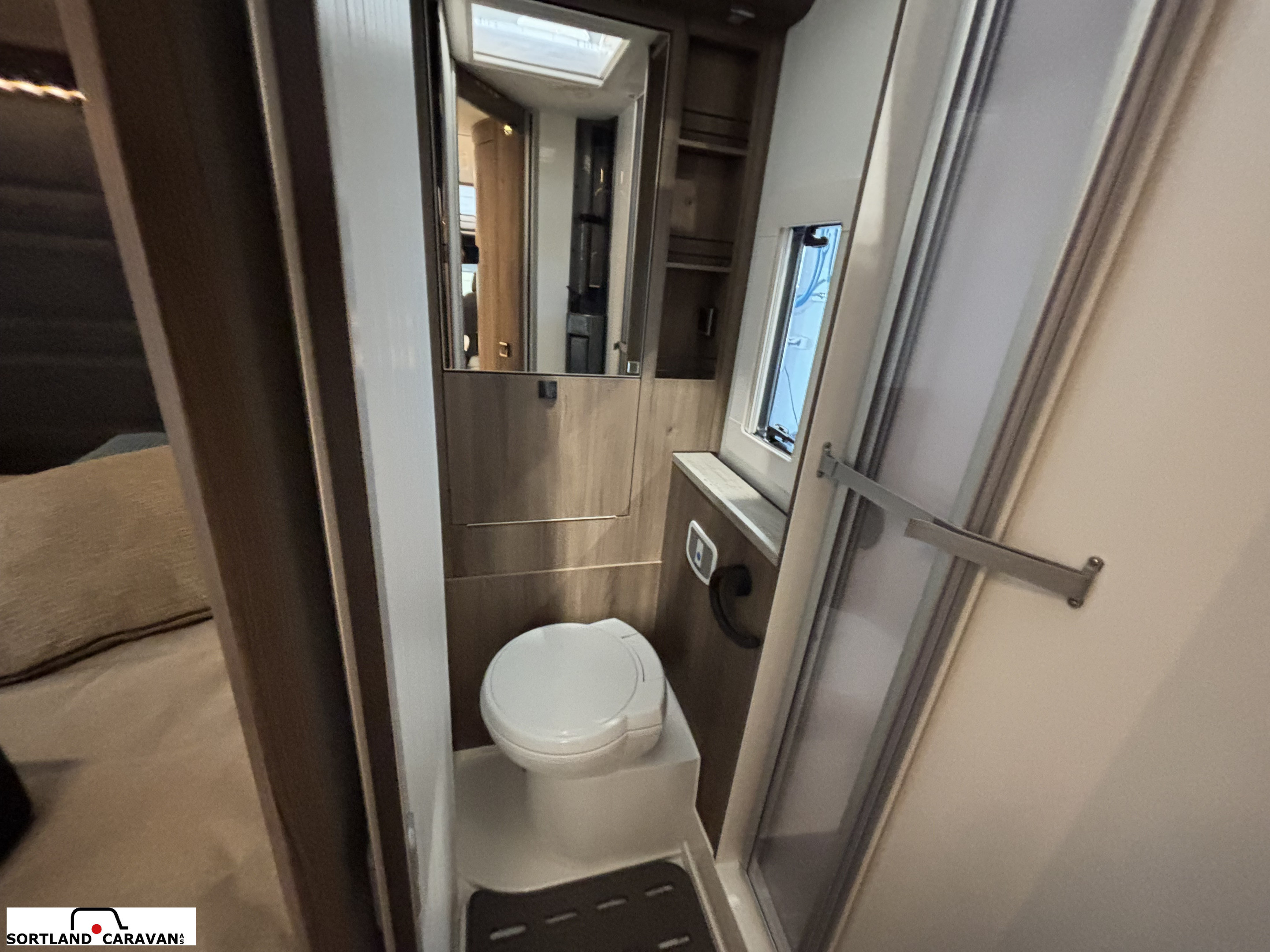 KABE COMPACT N720 LXL (Royal) - KABE