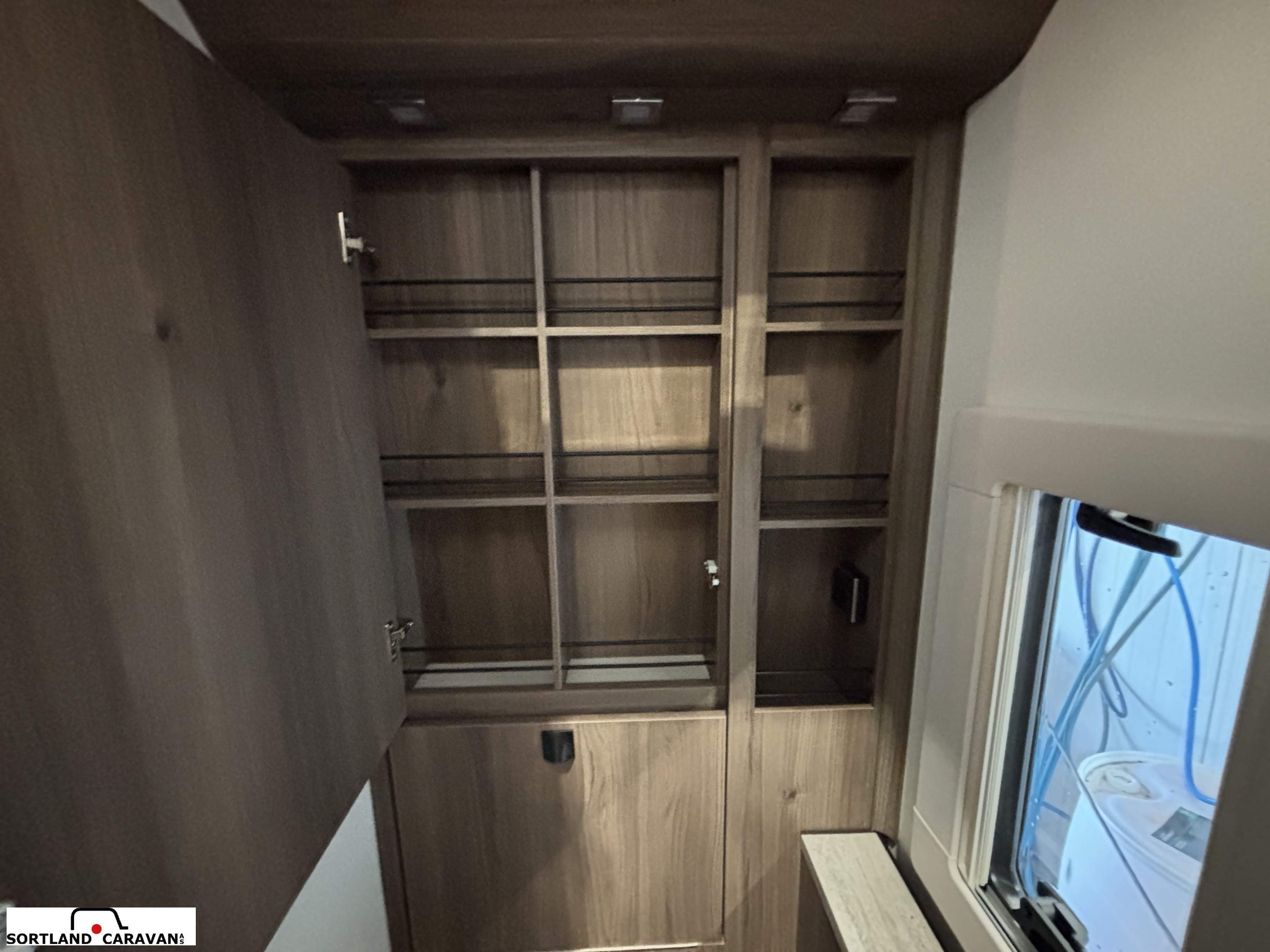 KABE COMPACT N720 LXL (Royal) - KABE