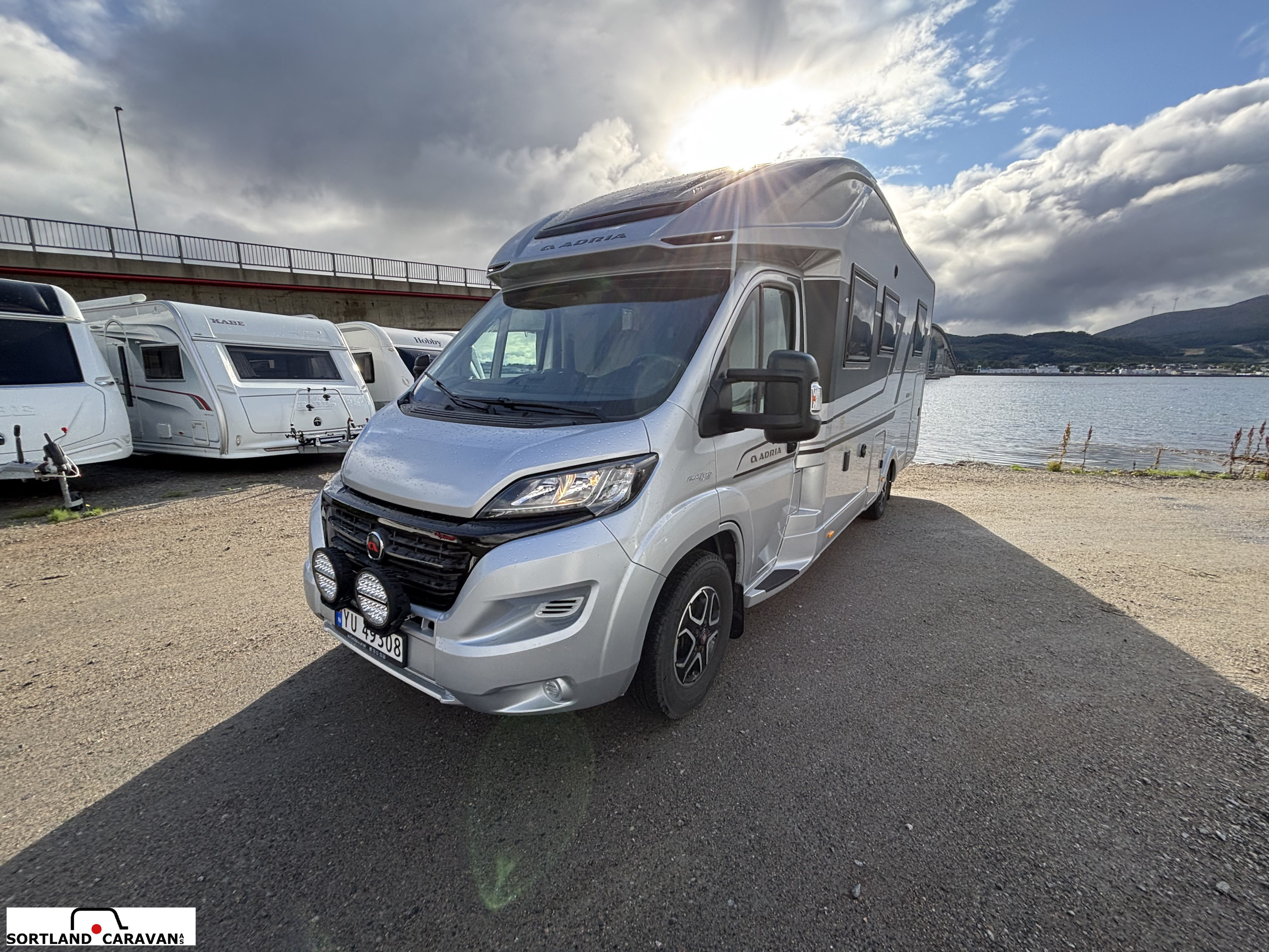 Adria matrix 670 sc m/hydrauliske støtteben - Adria