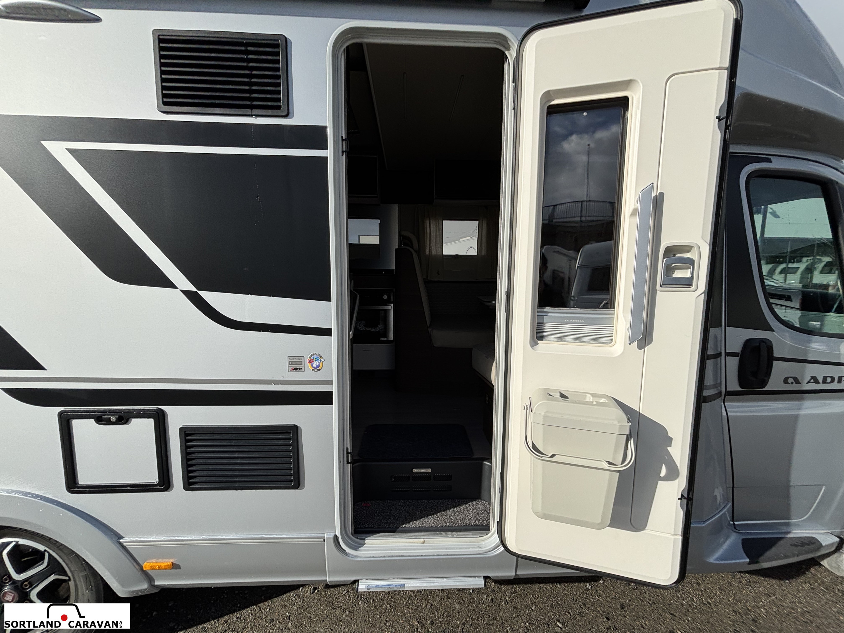 Adria matrix 670 sc m/hydrauliske støtteben - Adria