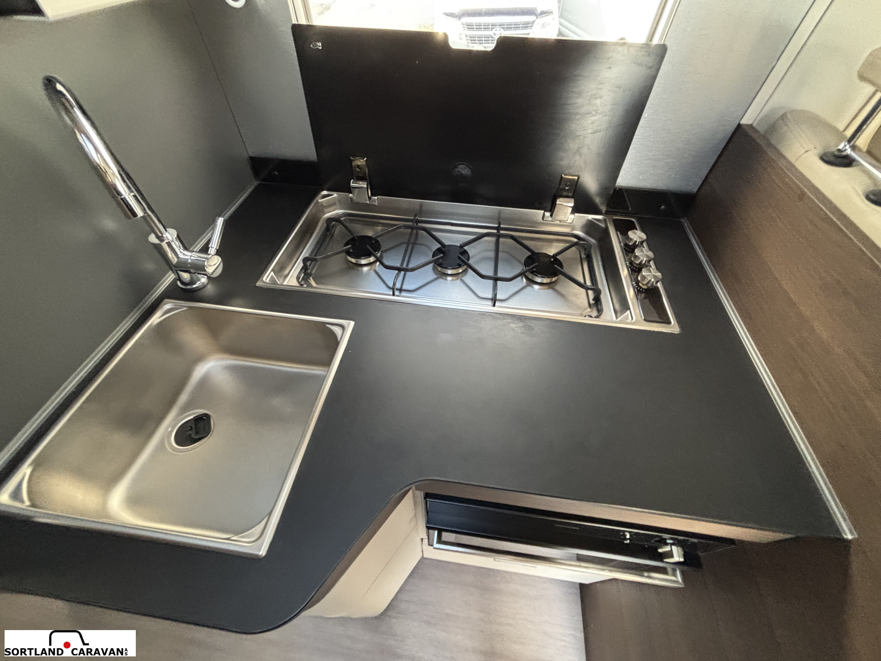 Adria matrix 670 sc m/hydrauliske støtteben - Adria