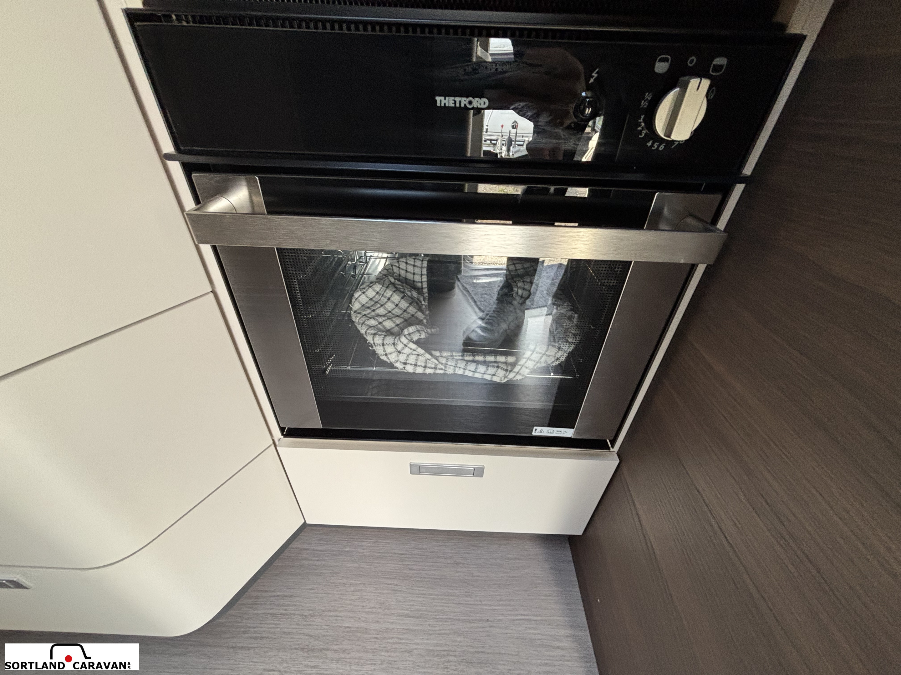 Adria matrix 670 sc m/hydrauliske støtteben - Adria