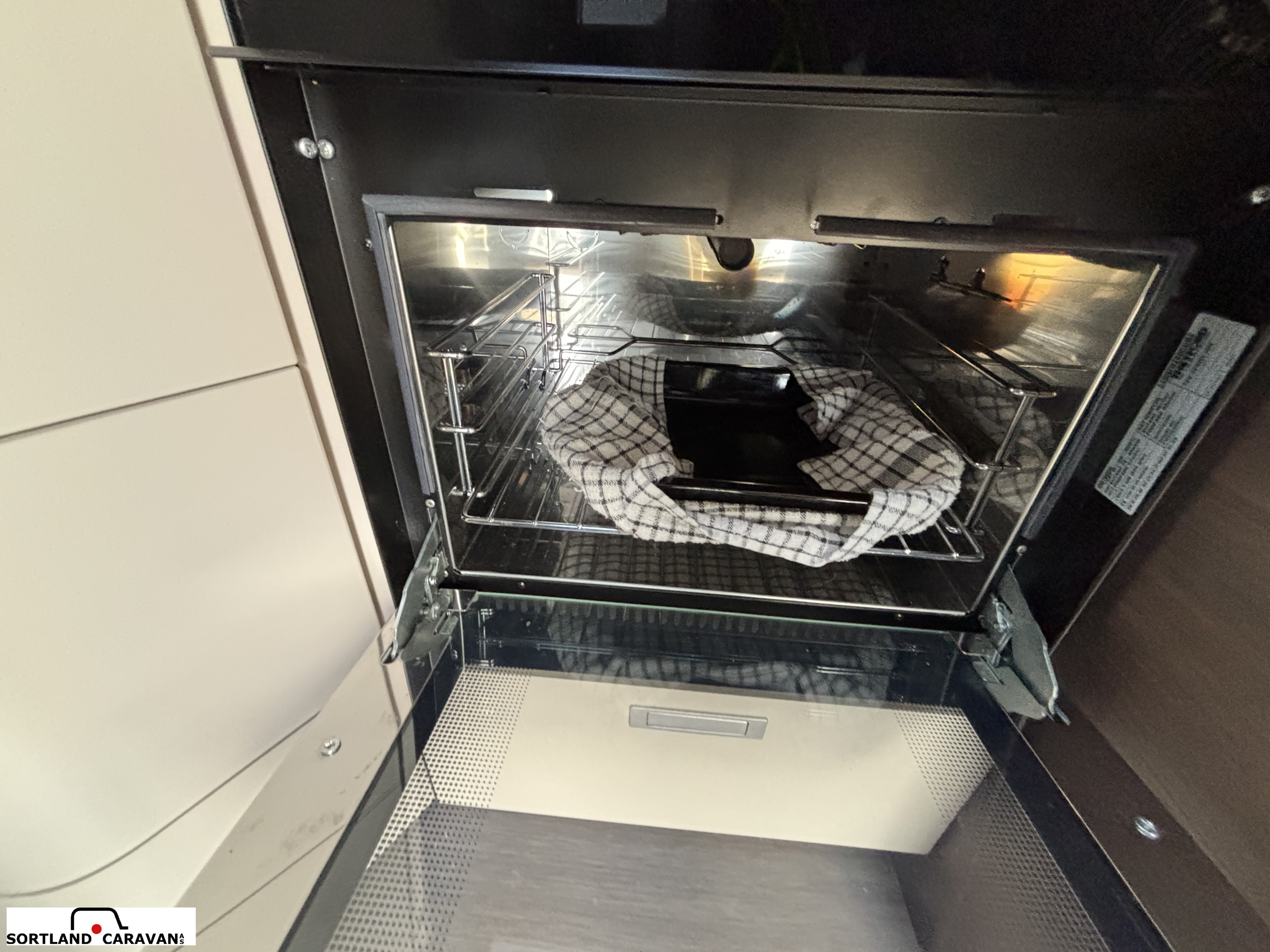 Adria matrix 670 sc m/hydrauliske støtteben - Adria