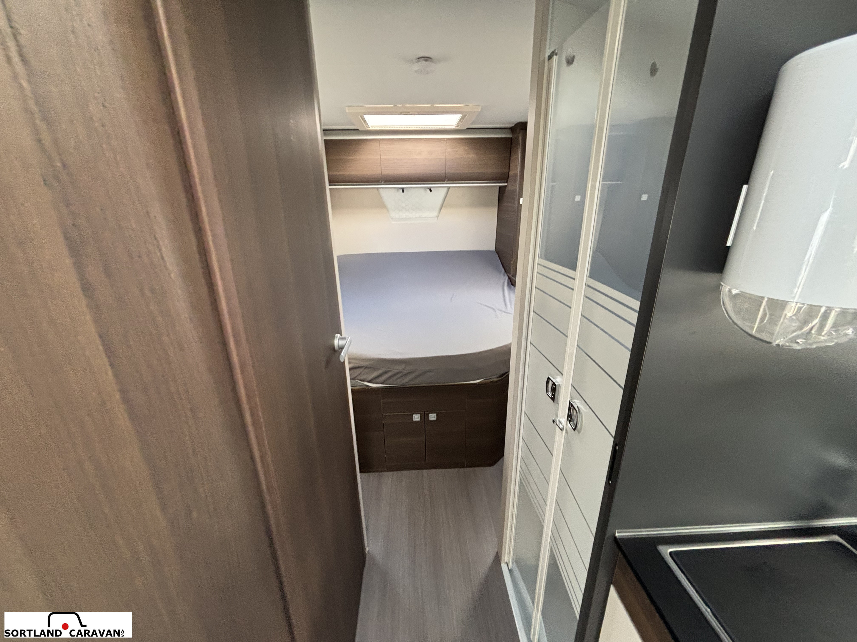 Adria matrix 670 sc m/hydrauliske støtteben - Adria