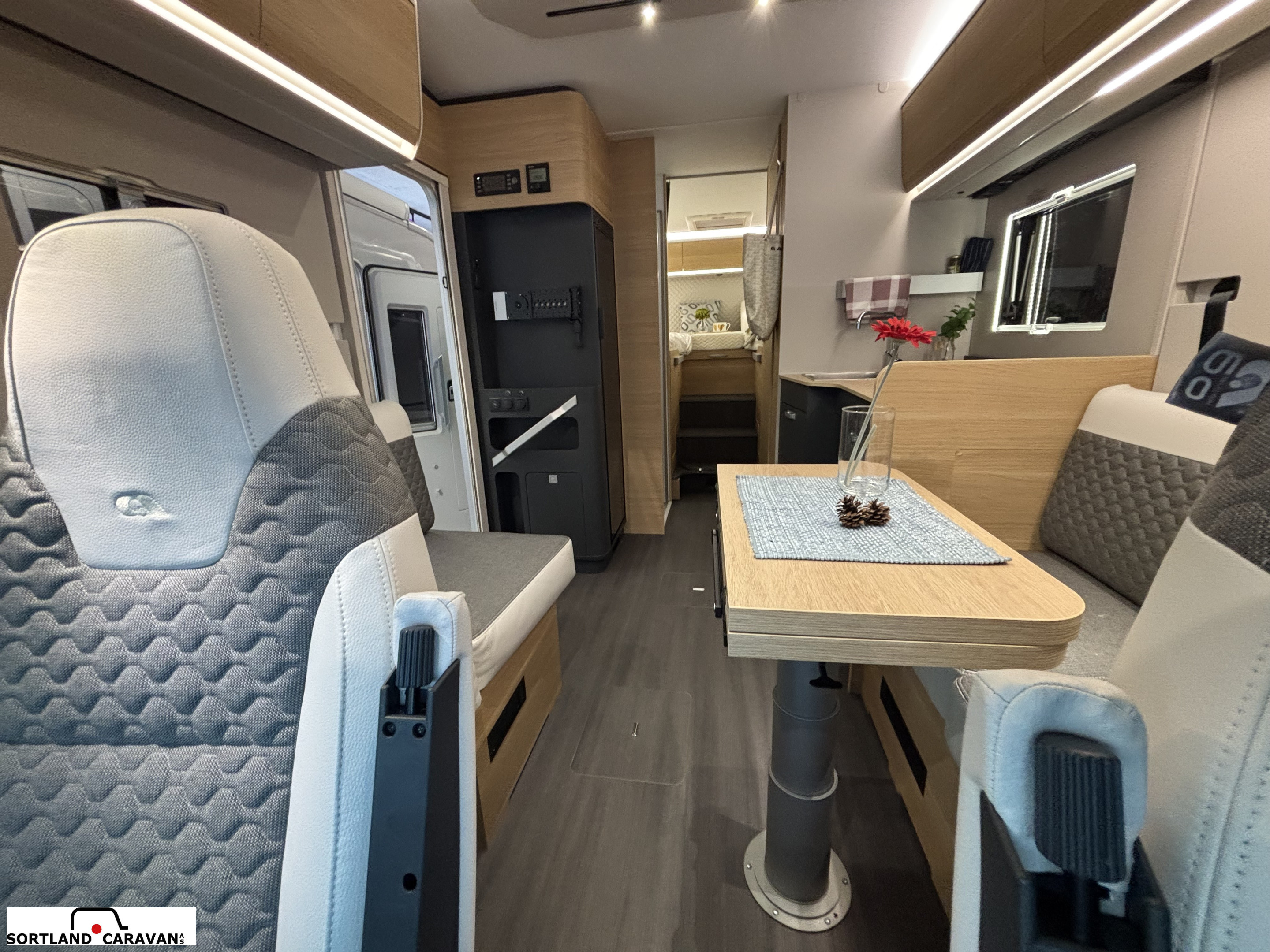 Adria CORAL 670 DL 60Y - Fiat MultiJet3 140HP (103kW) HD 35L - Adria