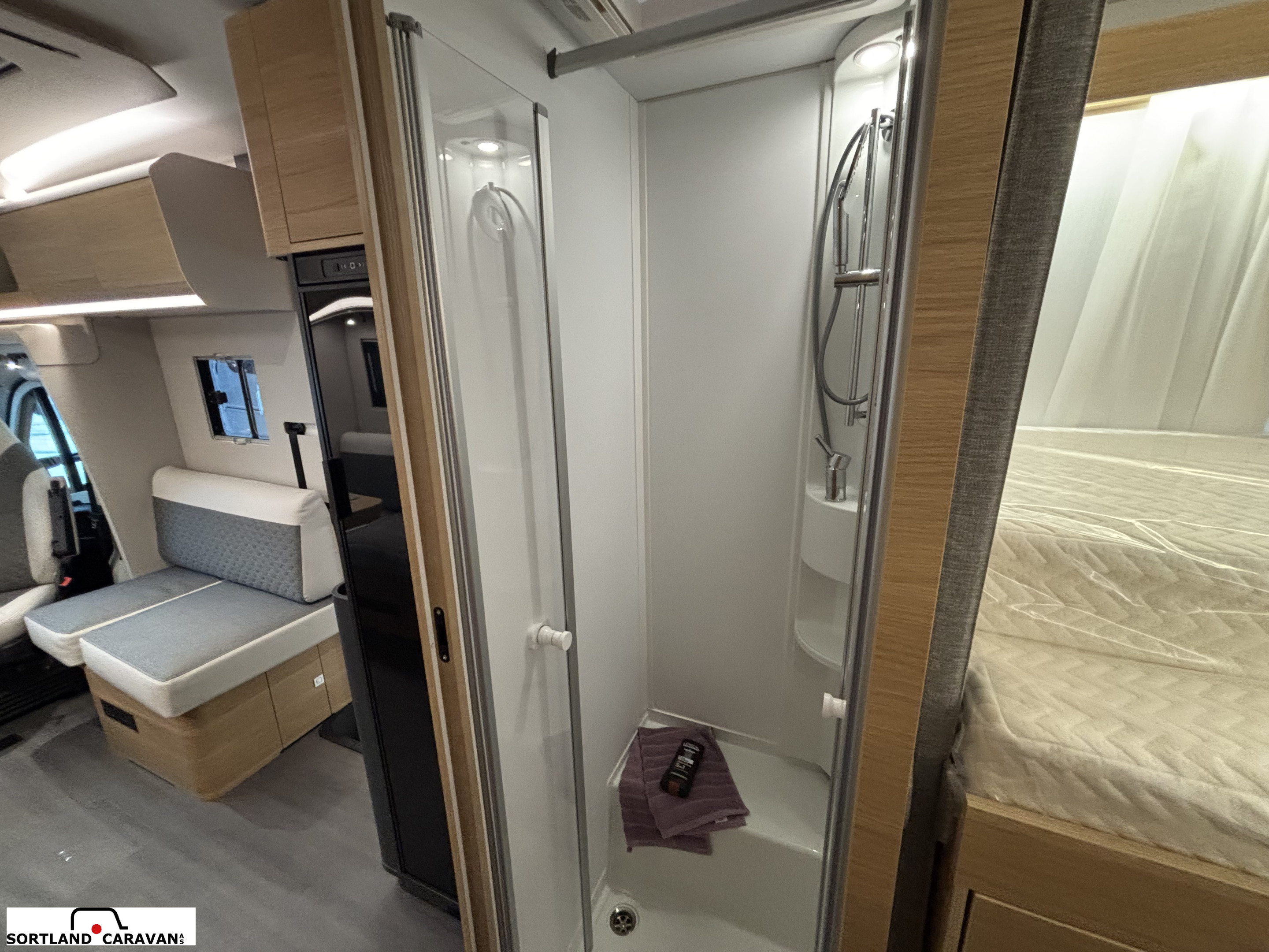 Adria CORAL 670 DL 60Y - Fiat MultiJet3 140HP (103kW) HD 35L - Adria