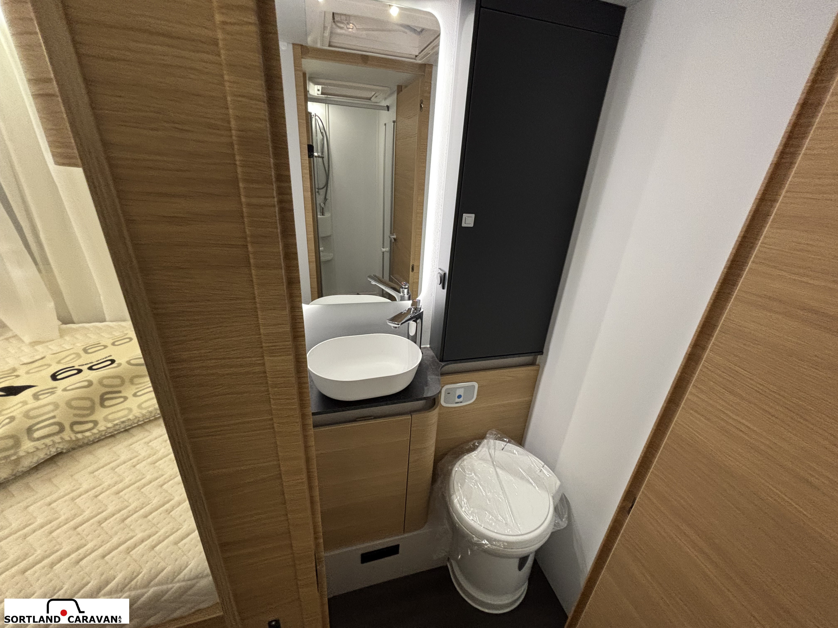 Adria CORAL 670 DL 60Y - Fiat MultiJet3 140HP (103kW) HD 35L - Adria