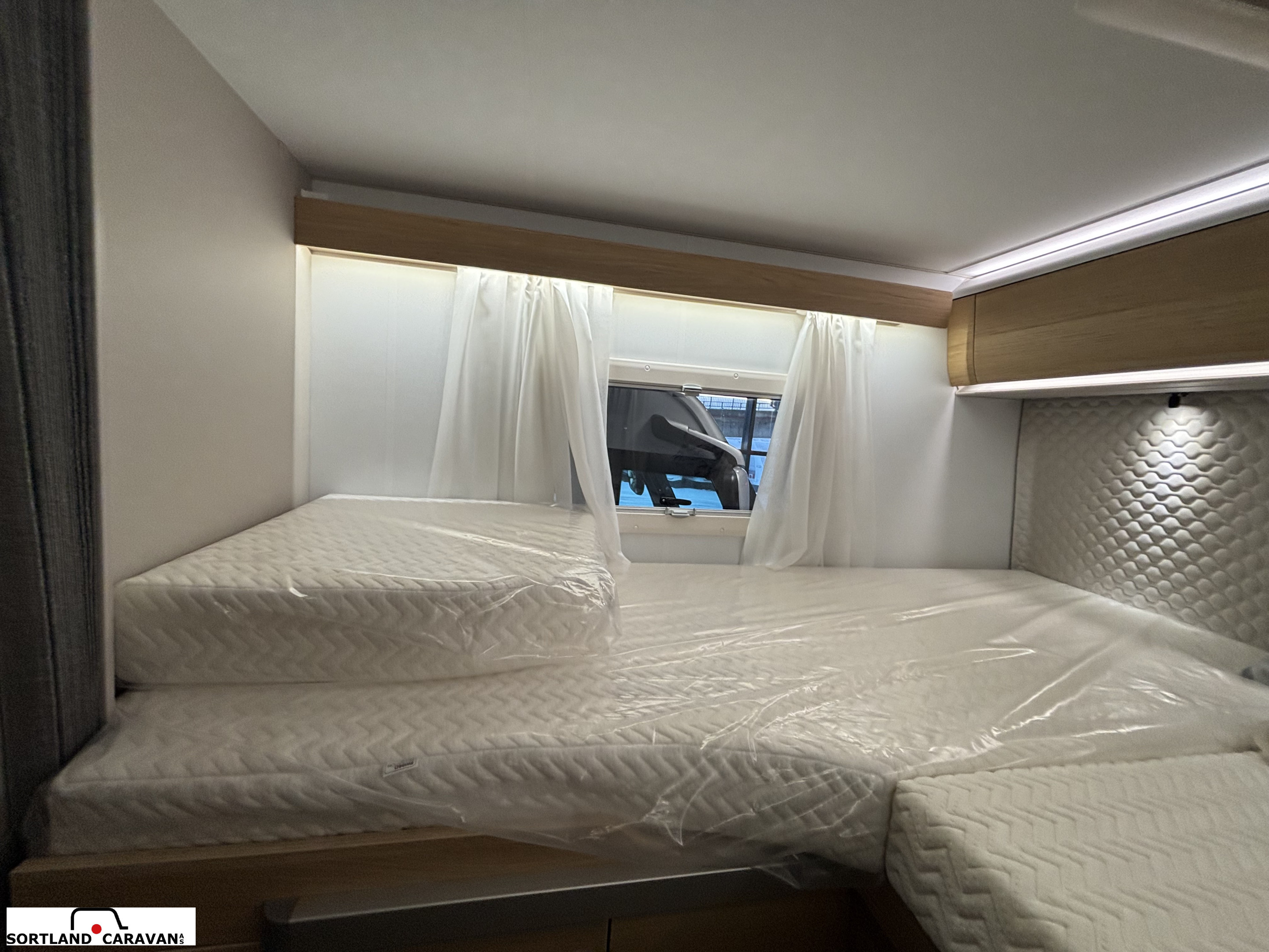 Adria CORAL 670 DL 60Y - Fiat MultiJet3 140HP (103kW) HD 35L - Adria