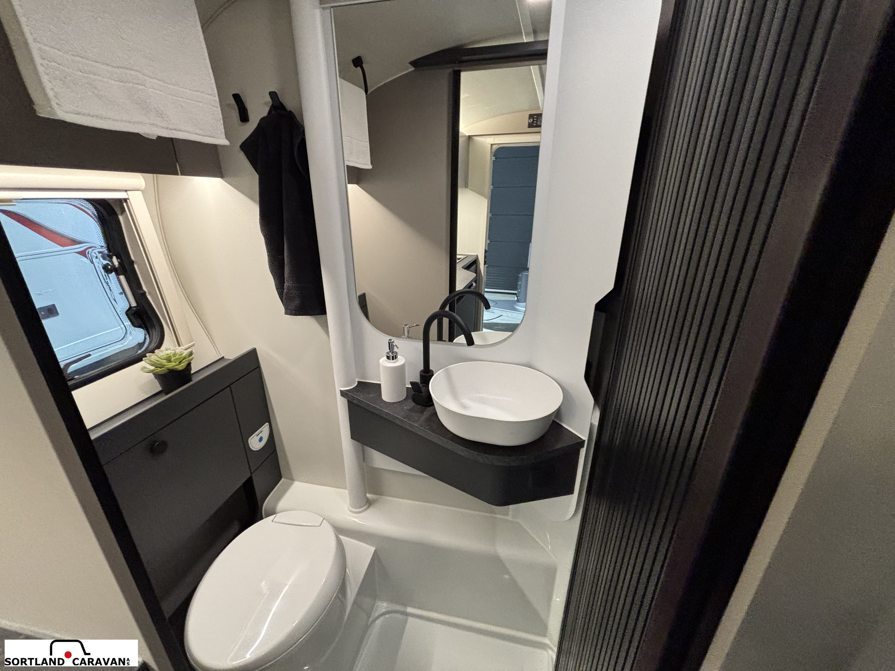 Adria ACTION 391 LH Sport - Adria