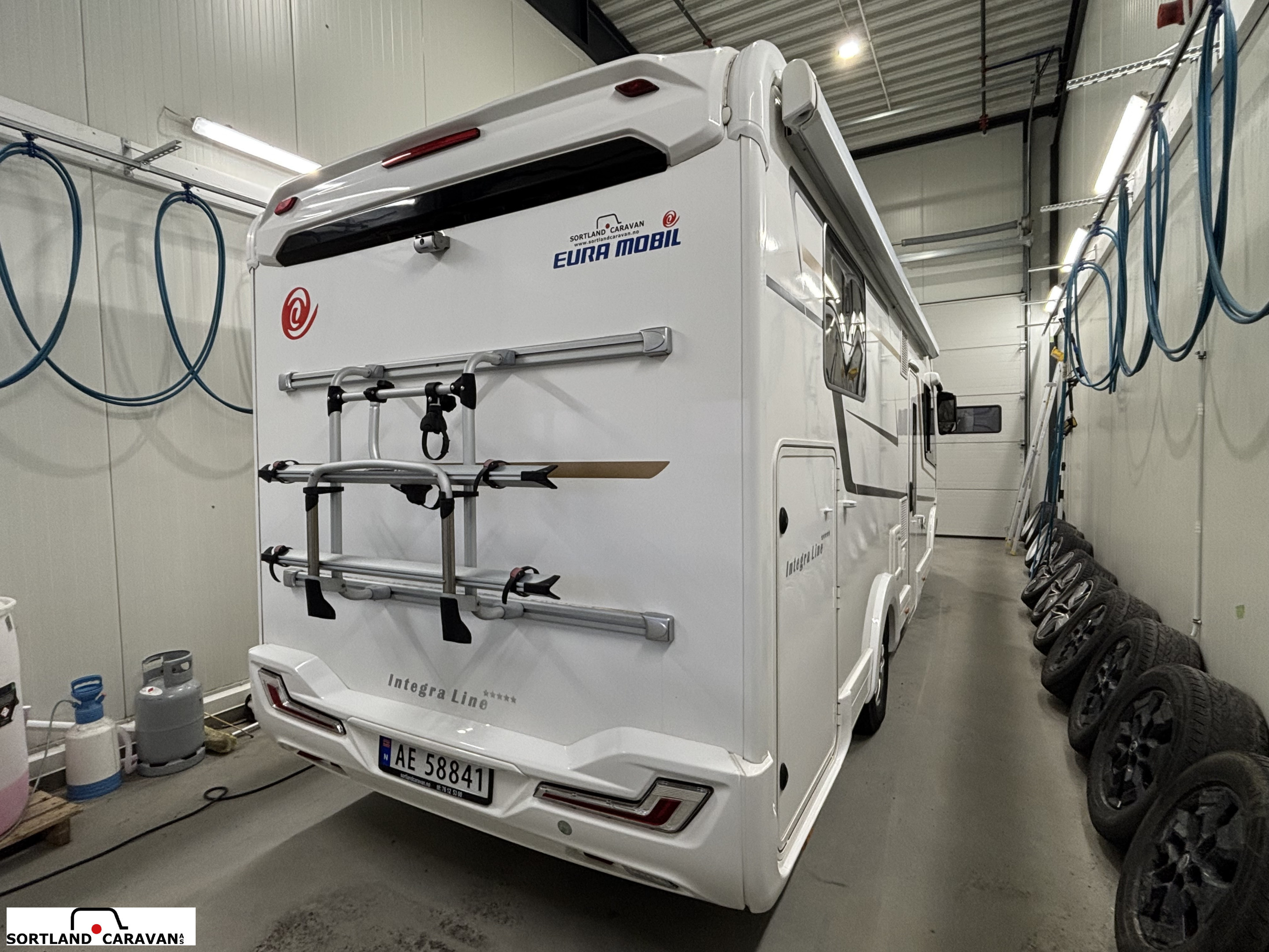 Eura Mobil IL 725 QB - Eura Mobil