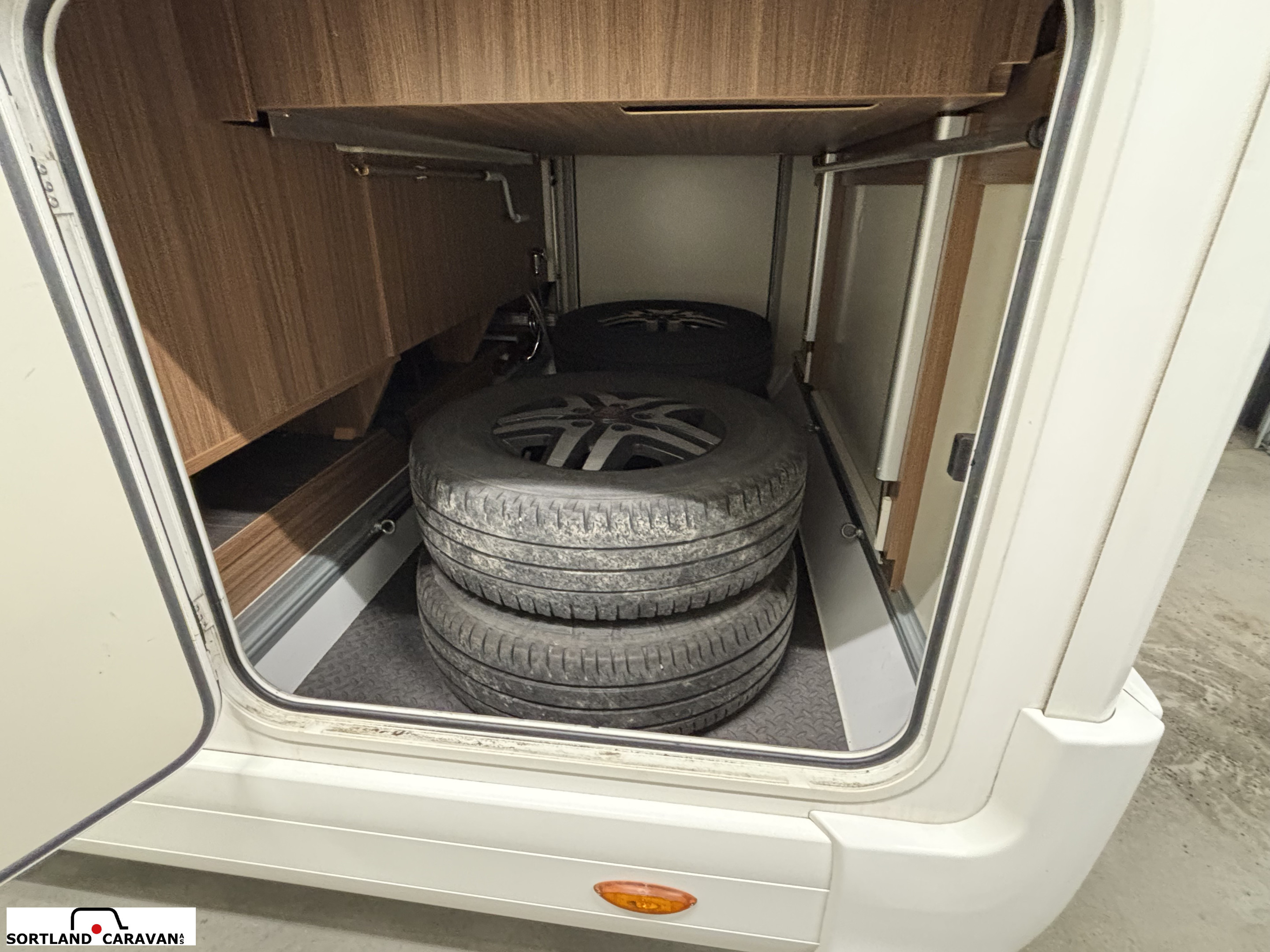 Eura Mobil IL 725 QB - Eura Mobil