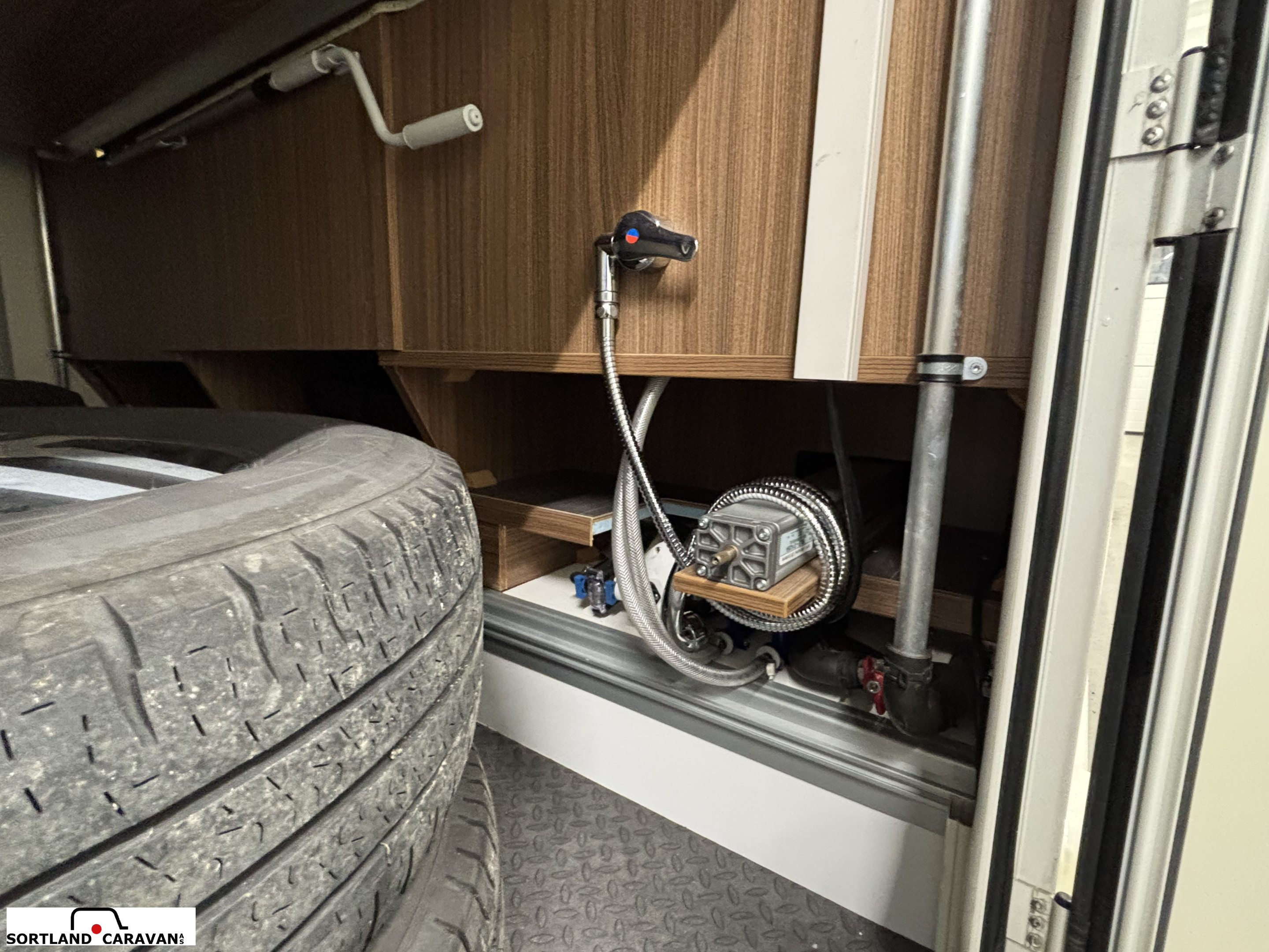 Eura Mobil IL 725 QB - Eura Mobil