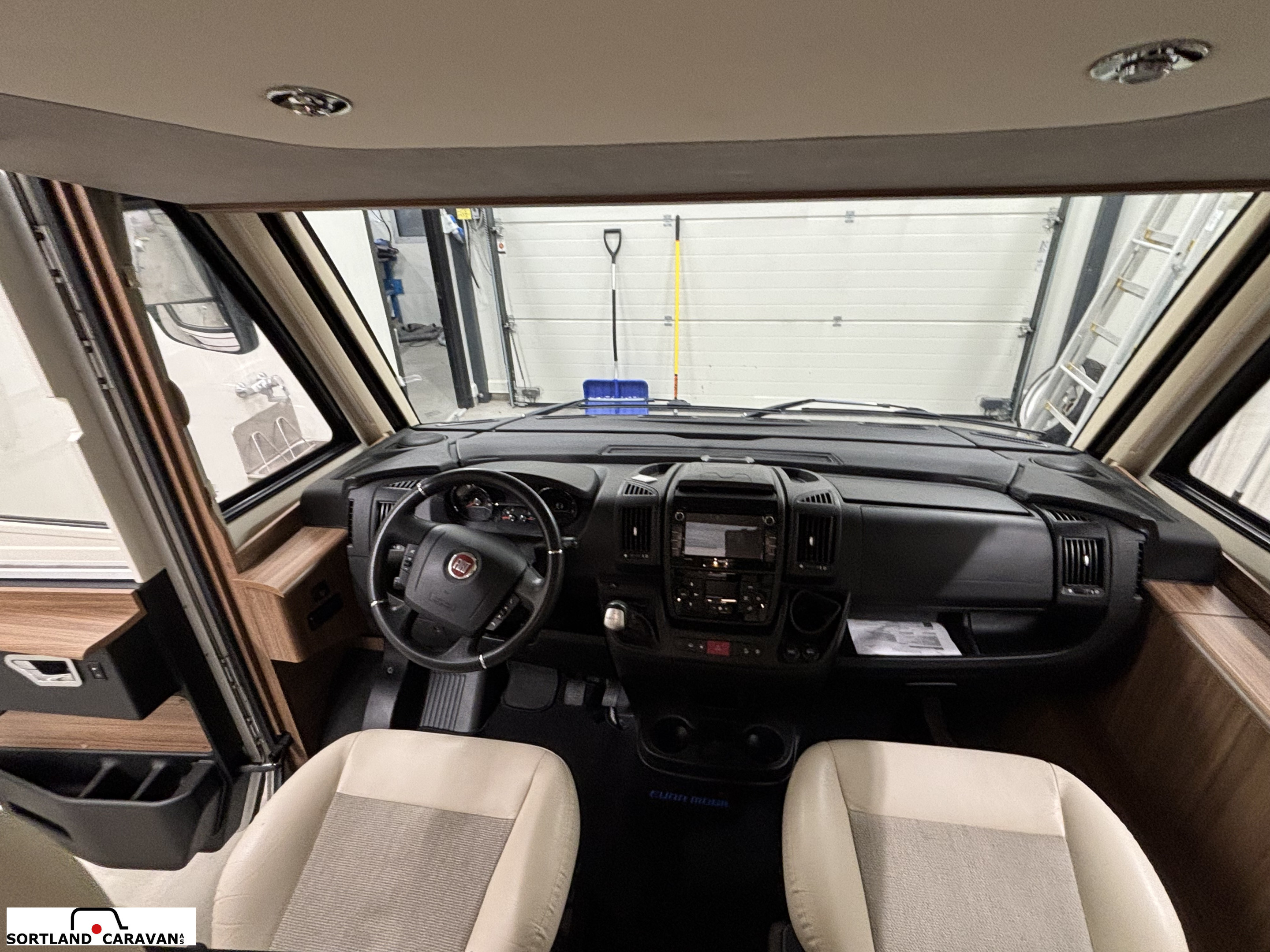 Eura Mobil IL 725 QB - Eura Mobil