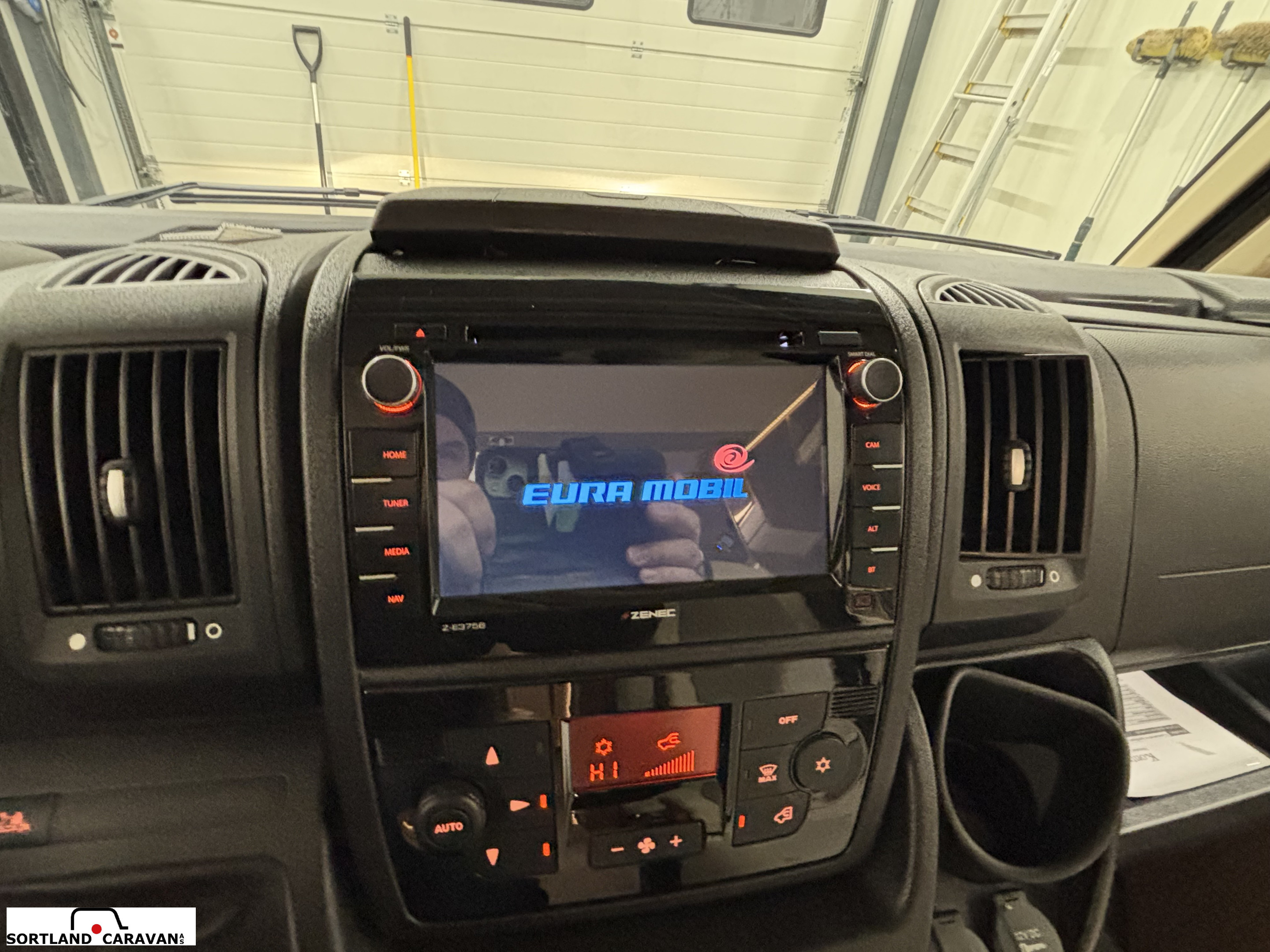 Eura Mobil IL 725 QB - Eura Mobil