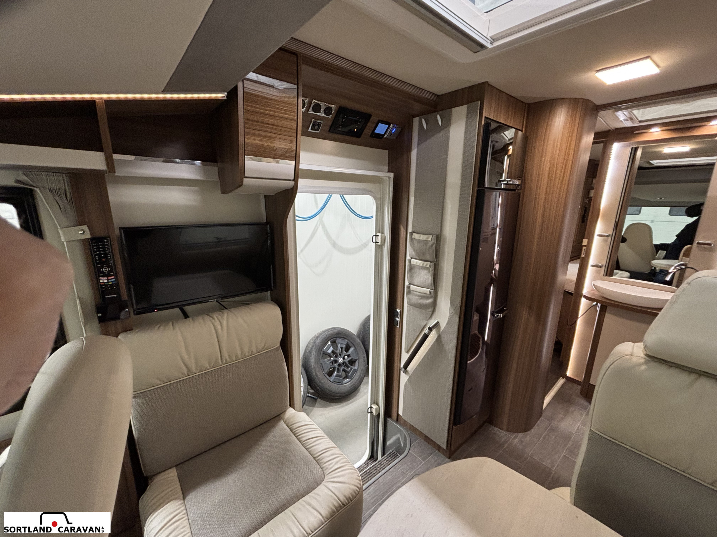 Eura Mobil IL 725 QB - Eura Mobil