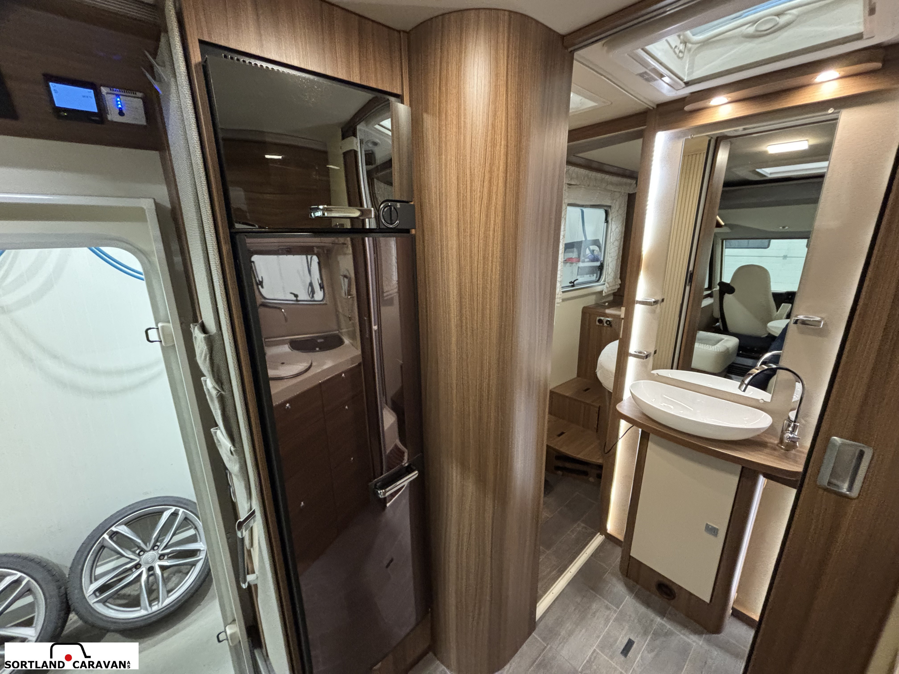 Eura Mobil IL 725 QB - Eura Mobil