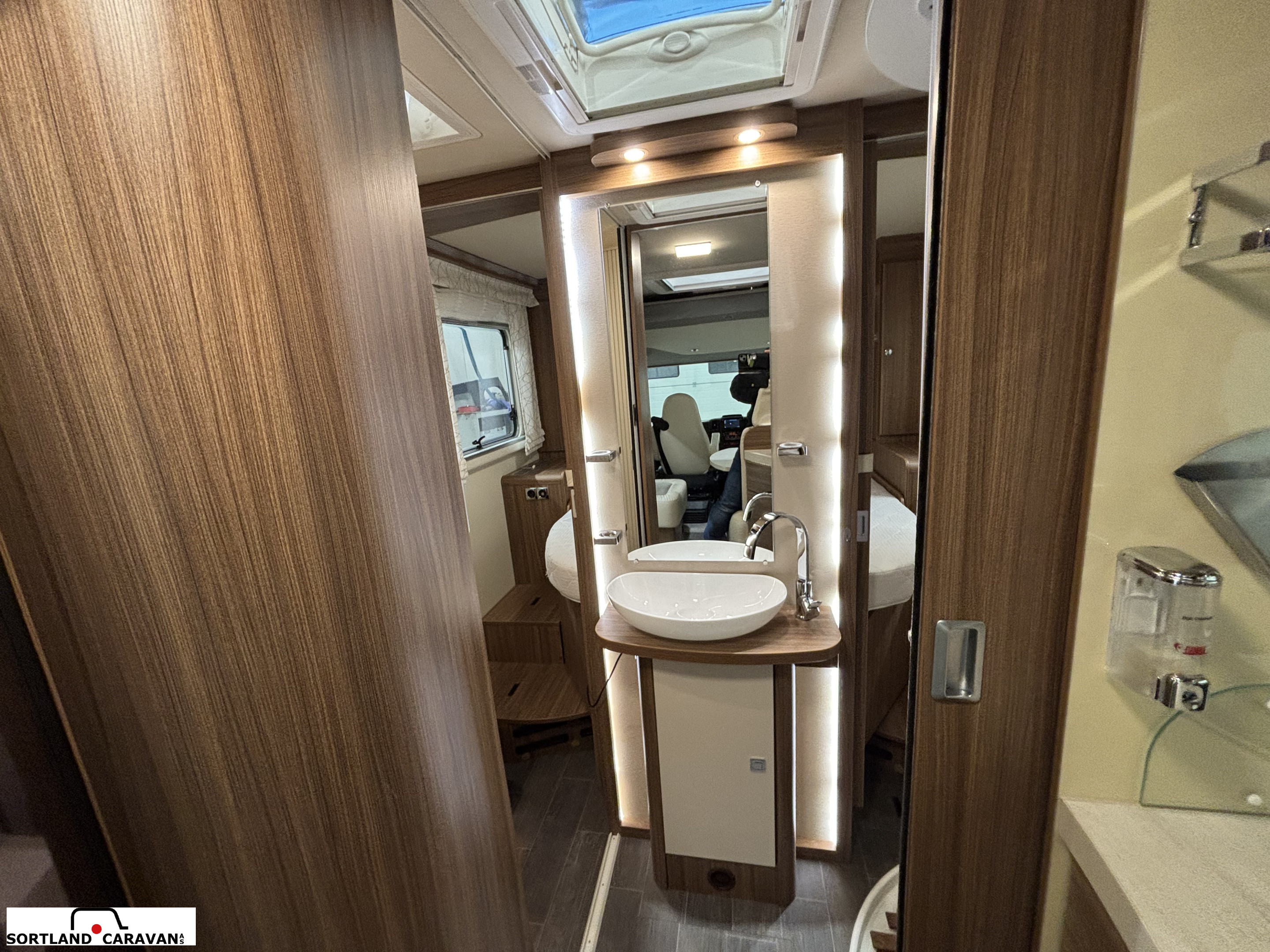 Eura Mobil IL 725 QB - Eura Mobil