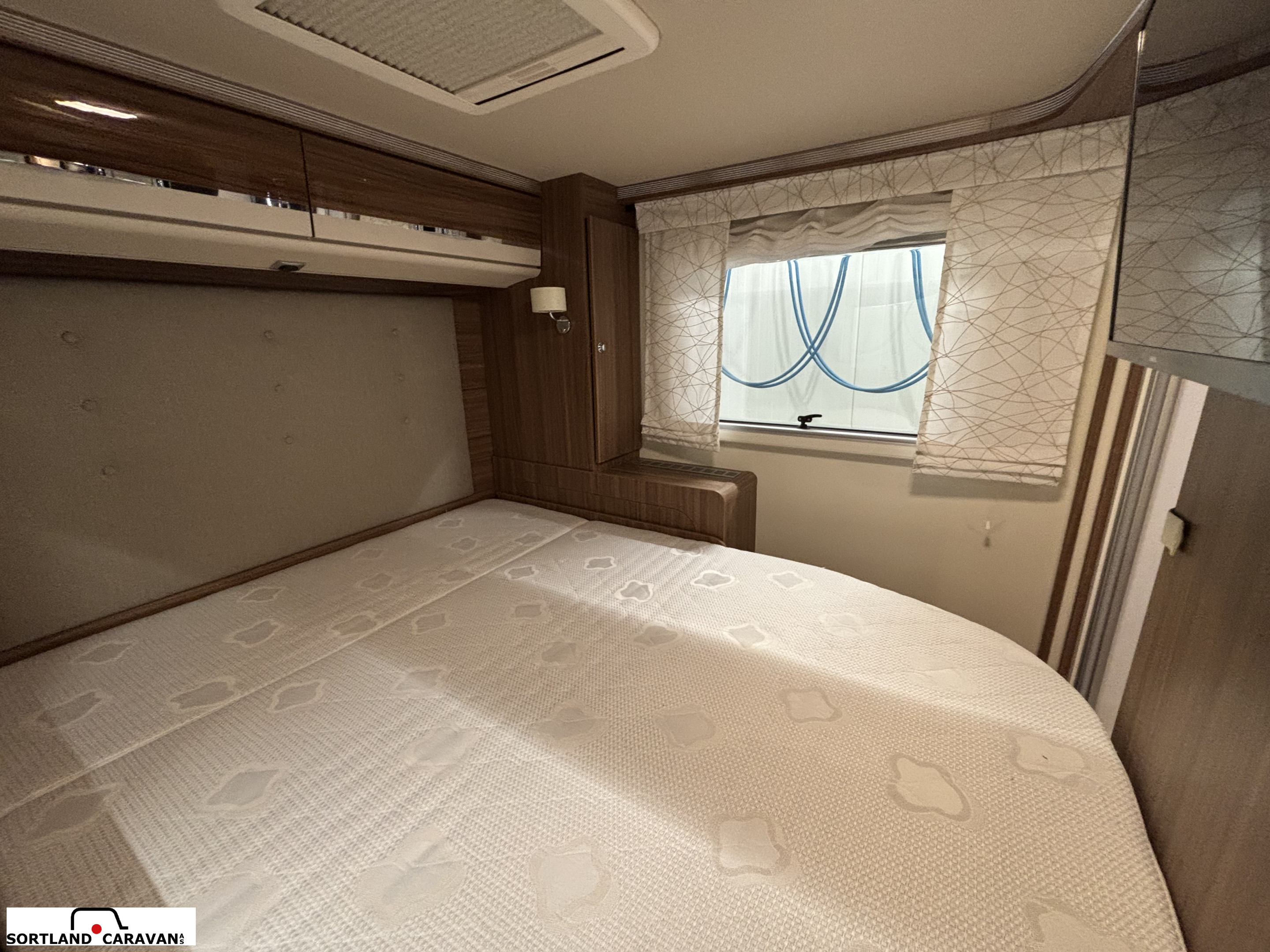 Eura Mobil IL 725 QB - Eura Mobil