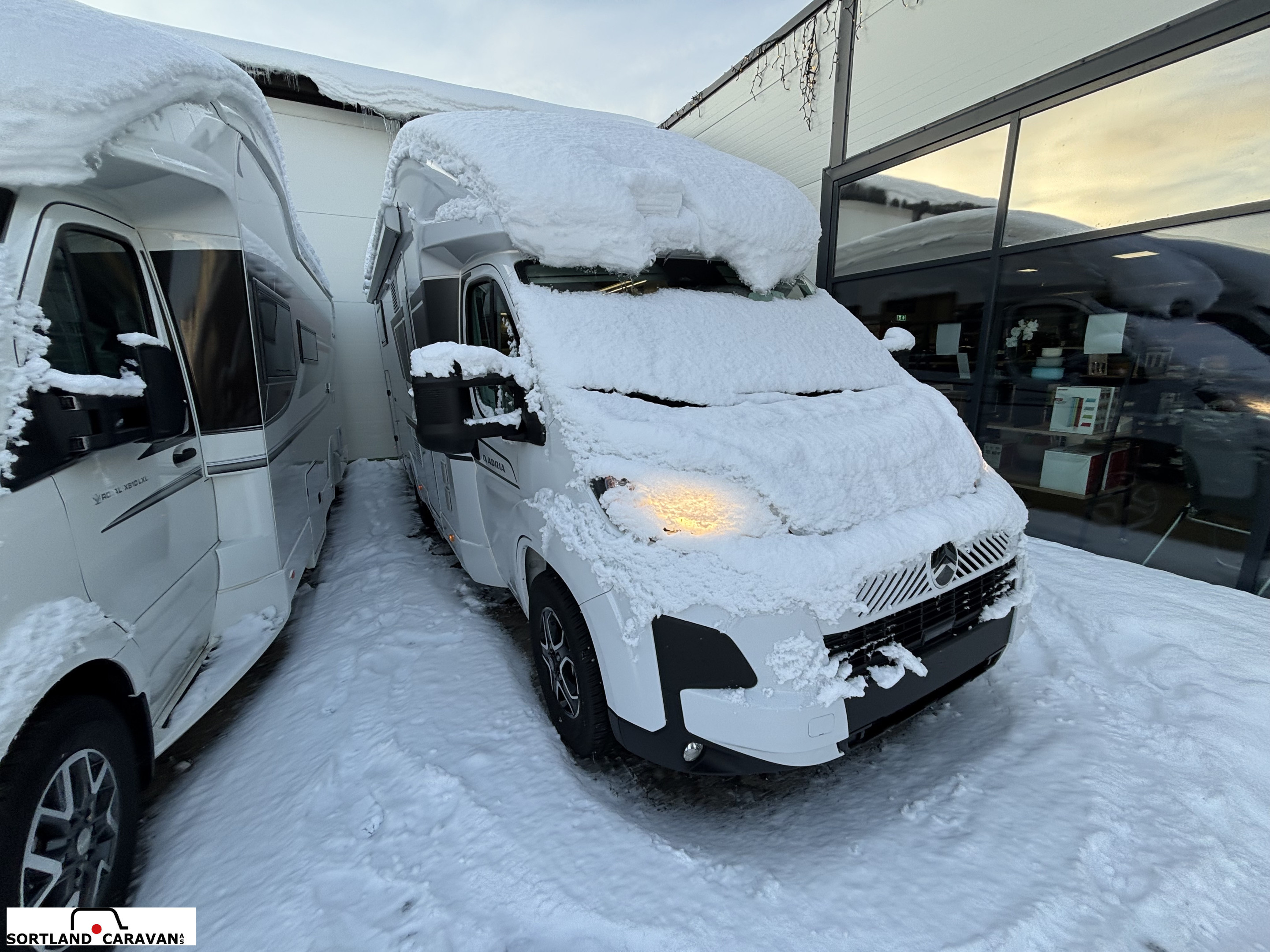 CORAL AXESS 670 SL - CITROEN BlueHDi 2,2 140HP (103kW) 35L - Adria