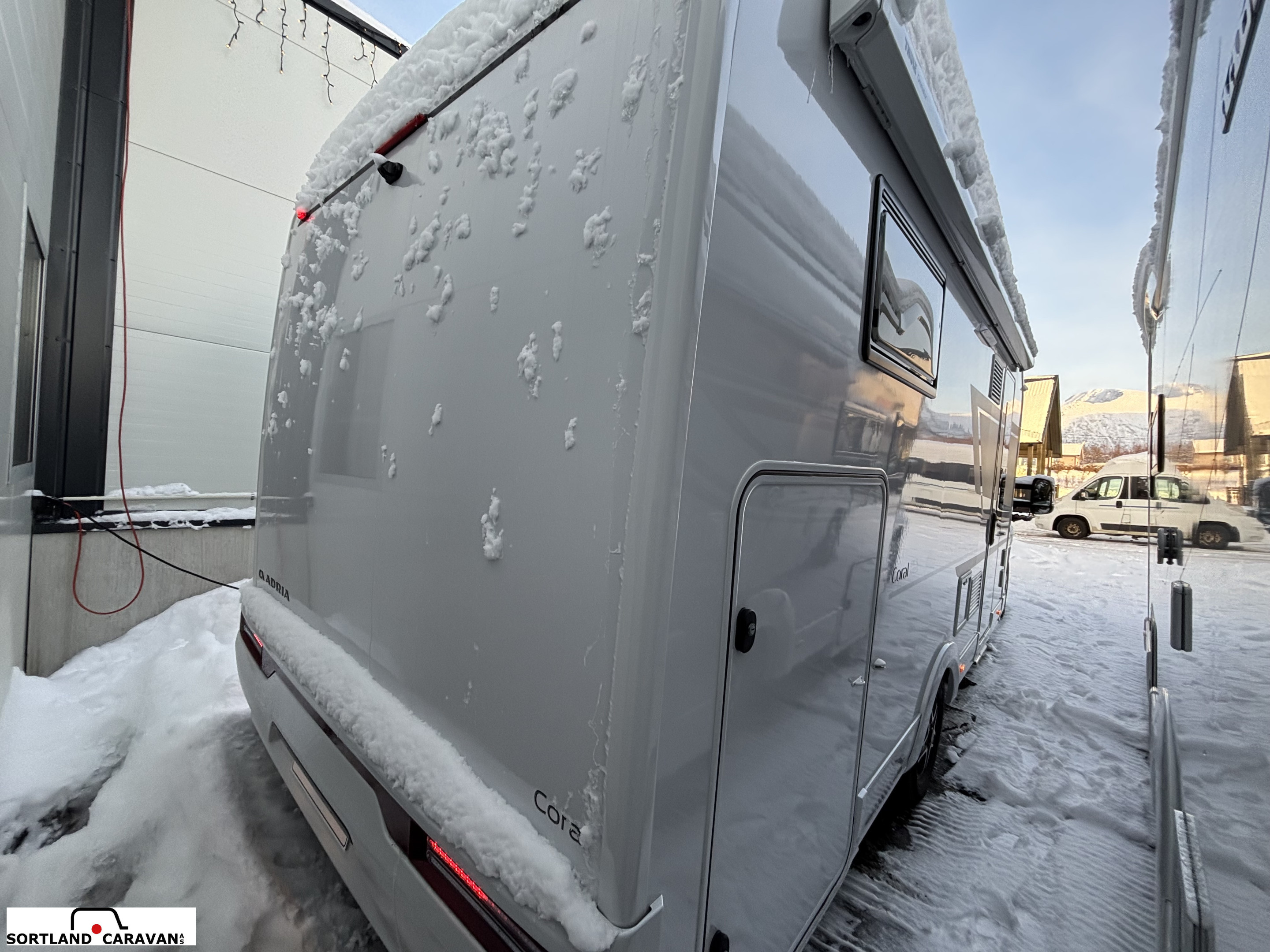 Adria CORAL AXESS 670 SL - CITROEN BlueHDi 2,2 140HP (103kW) 35L - Adria