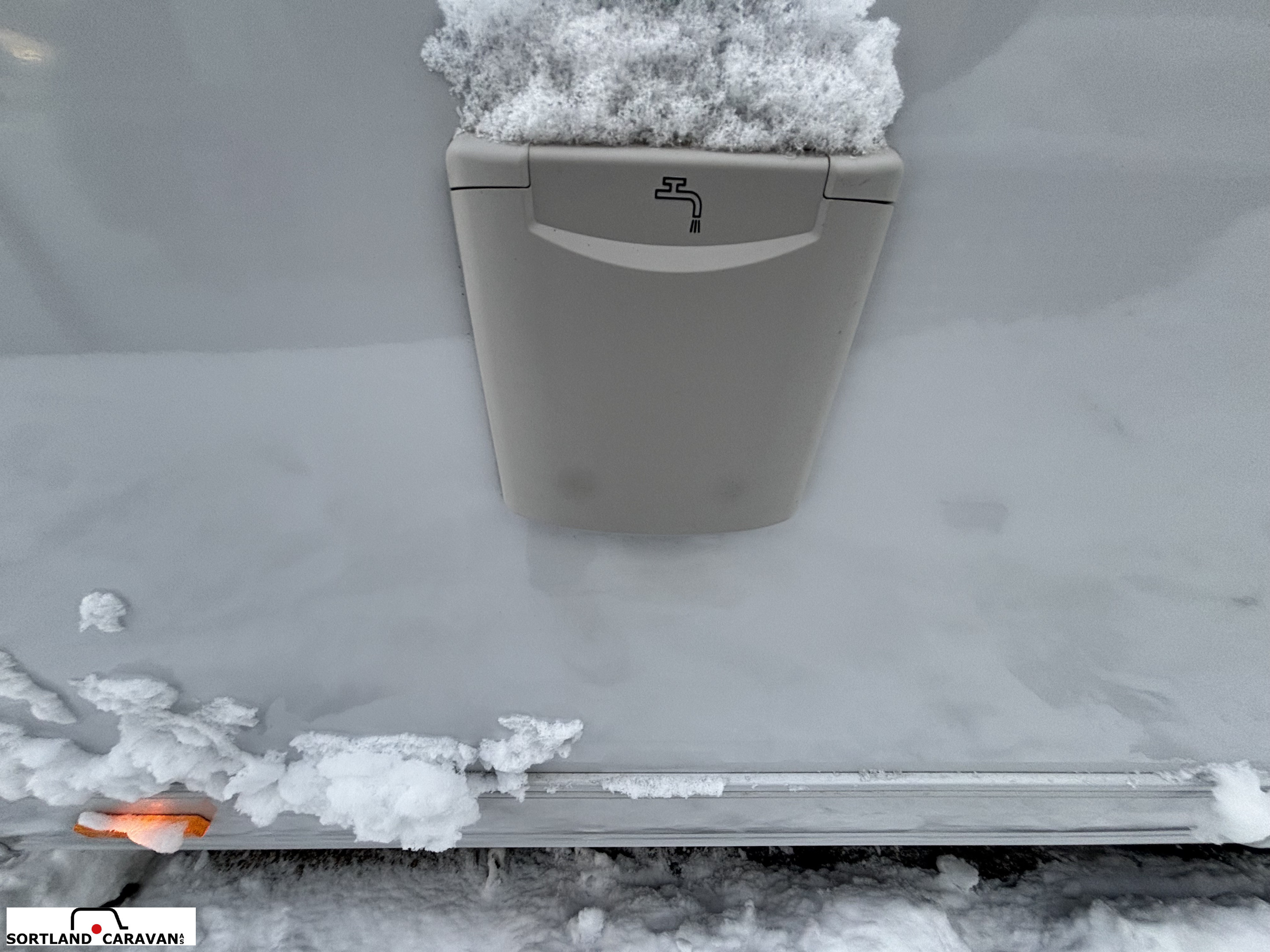 Adria CORAL AXESS 670 SL - CITROEN BlueHDi 2,2 140HP (103kW) 35L - Adria