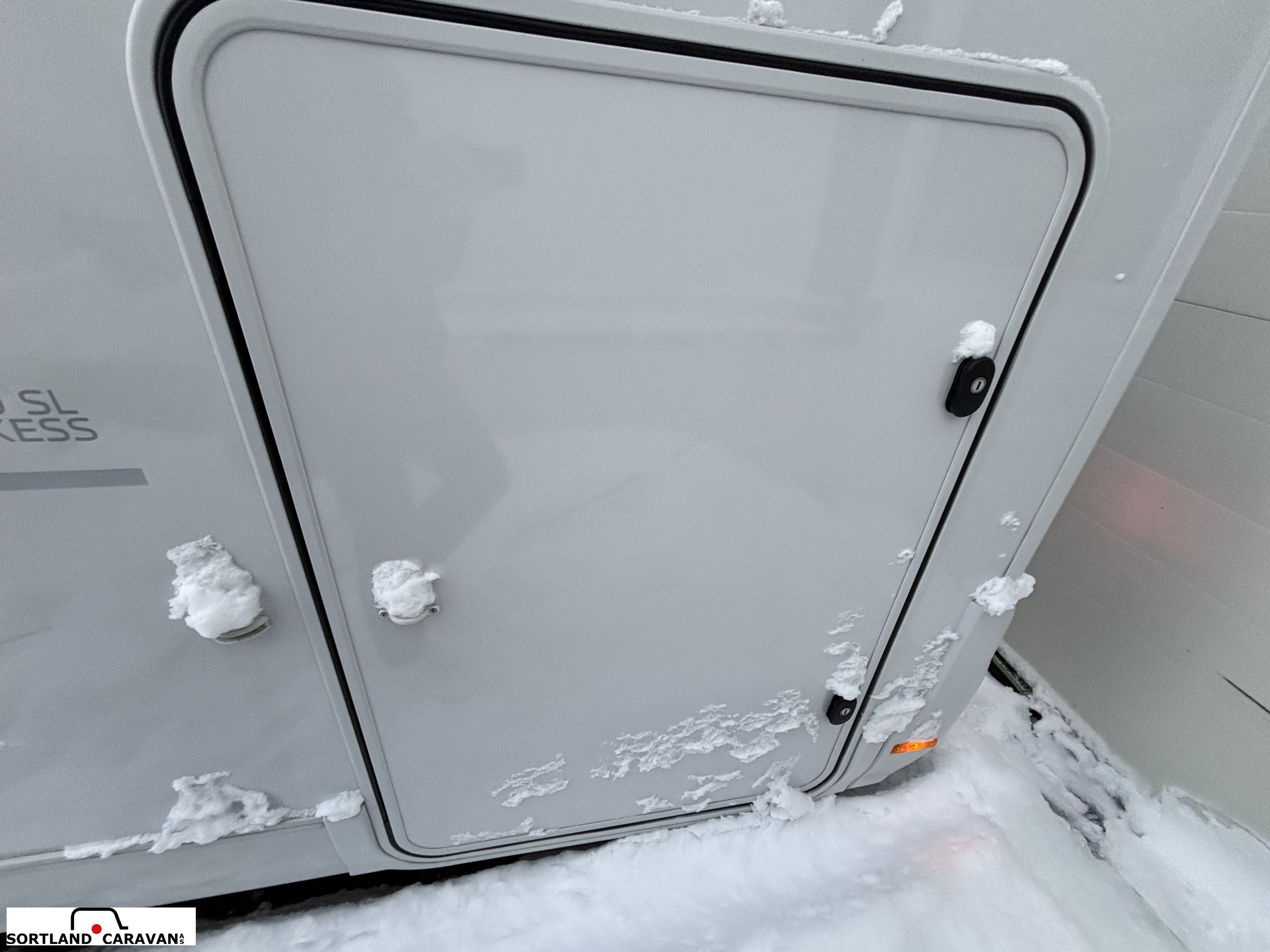 Adria CORAL AXESS 670 SL - CITROEN BlueHDi 2,2 140HP (103kW) 35L - Adria