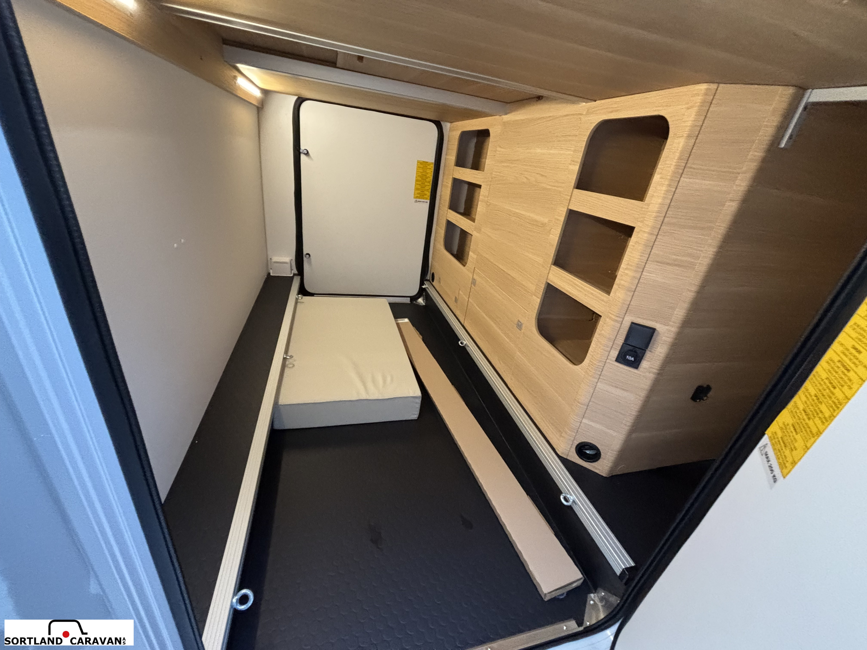 Adria CORAL AXESS 670 SL - CITROEN BlueHDi 2,2 140HP (103kW) 35L - Adria