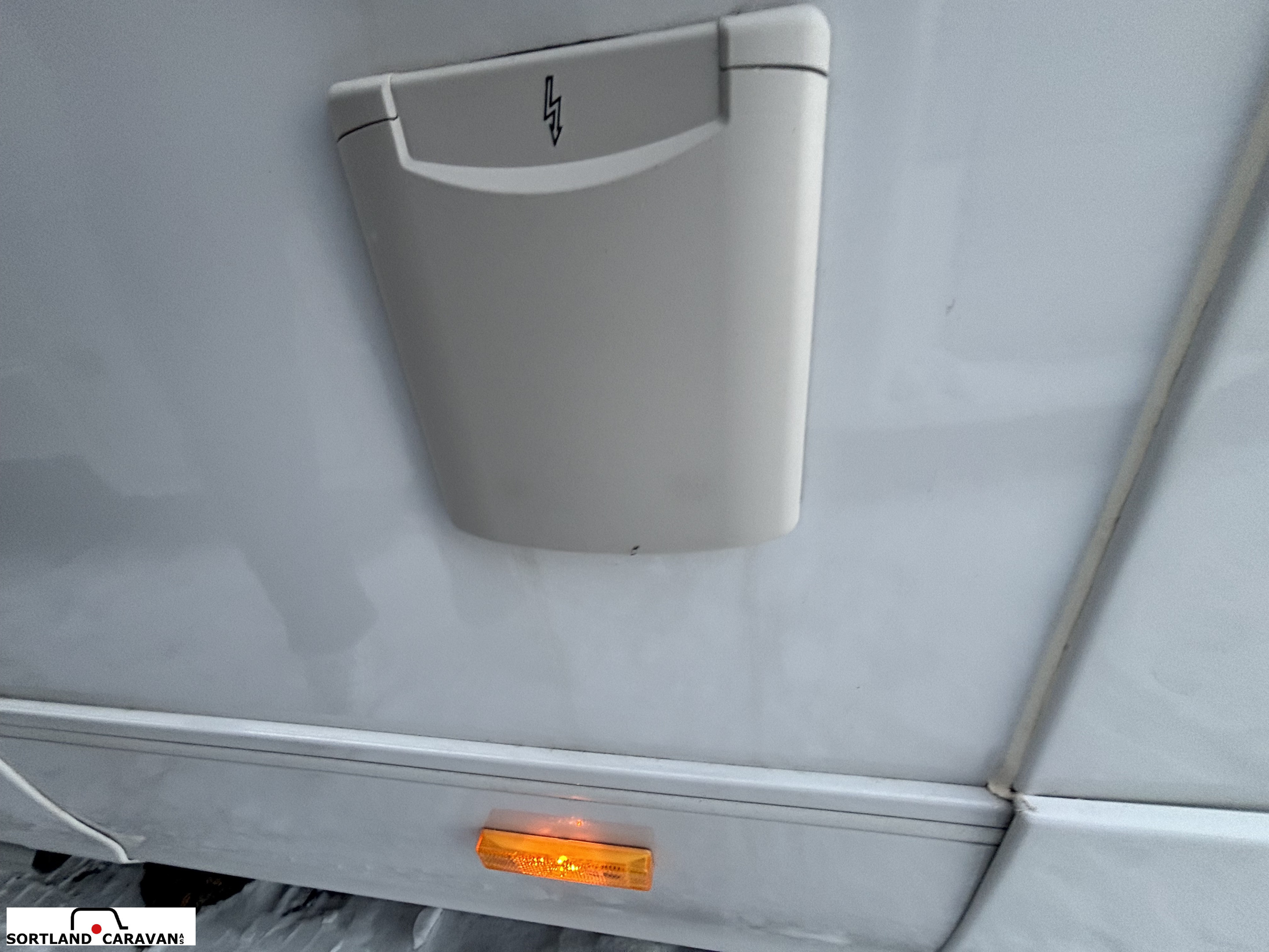 Adria CORAL AXESS 670 SL - CITROEN BlueHDi 2,2 140HP (103kW) 35L - Adria