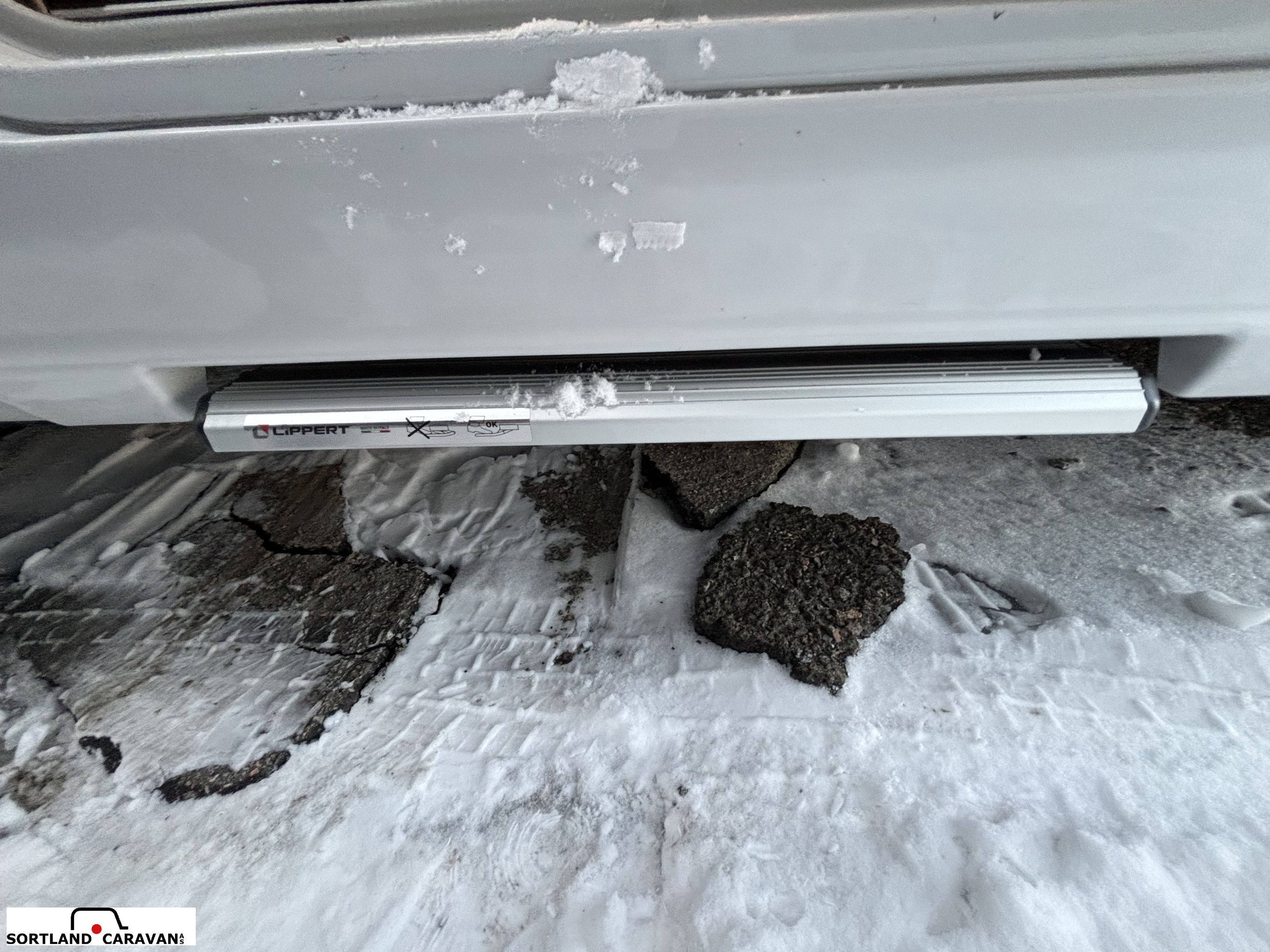 Adria CORAL AXESS 670 SL - CITROEN BlueHDi 2,2 140HP (103kW) 35L - Adria