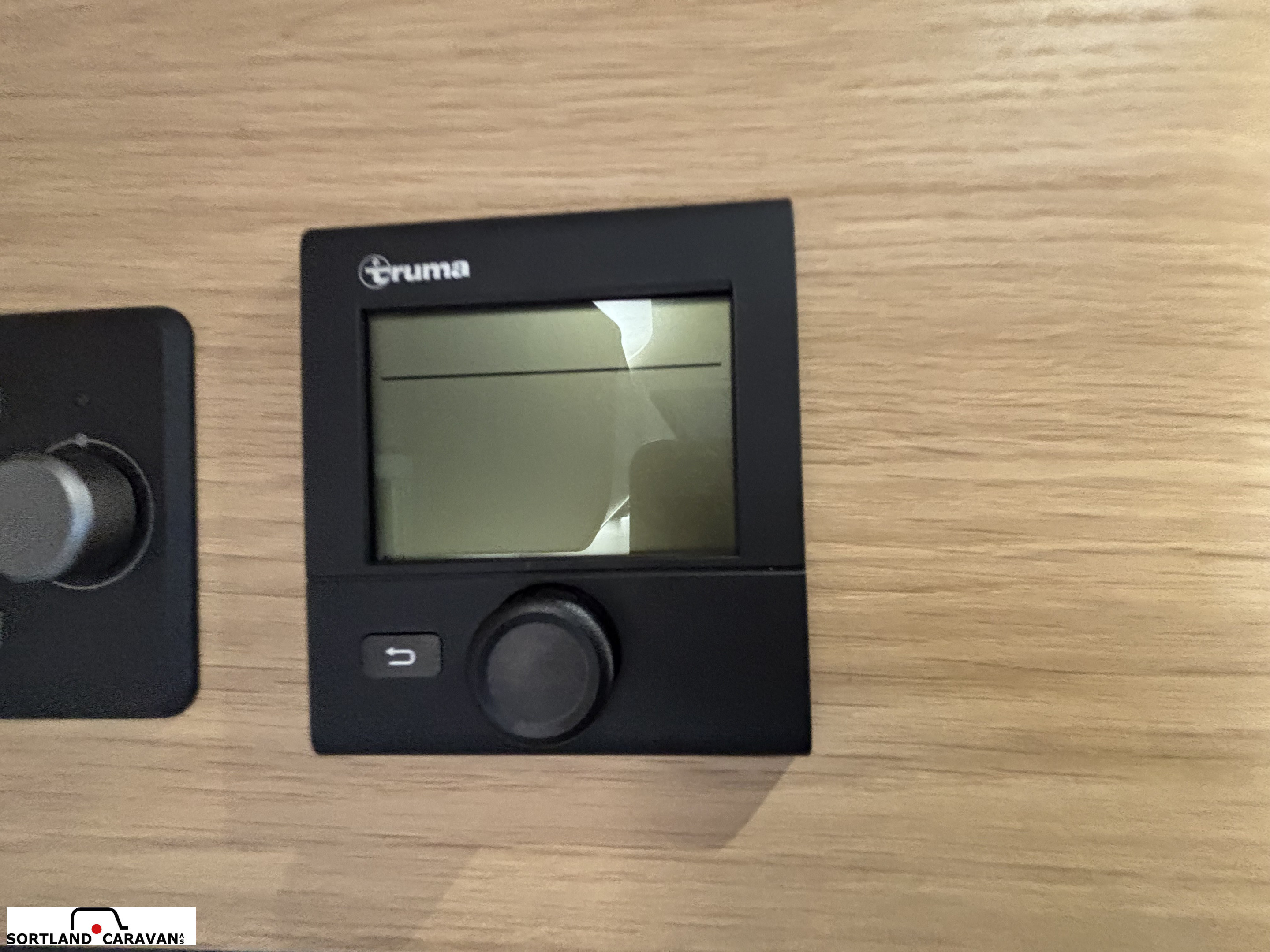 Adria CORAL AXESS 670 SL - CITROEN BlueHDi 2,2 140HP (103kW) 35L - Adria