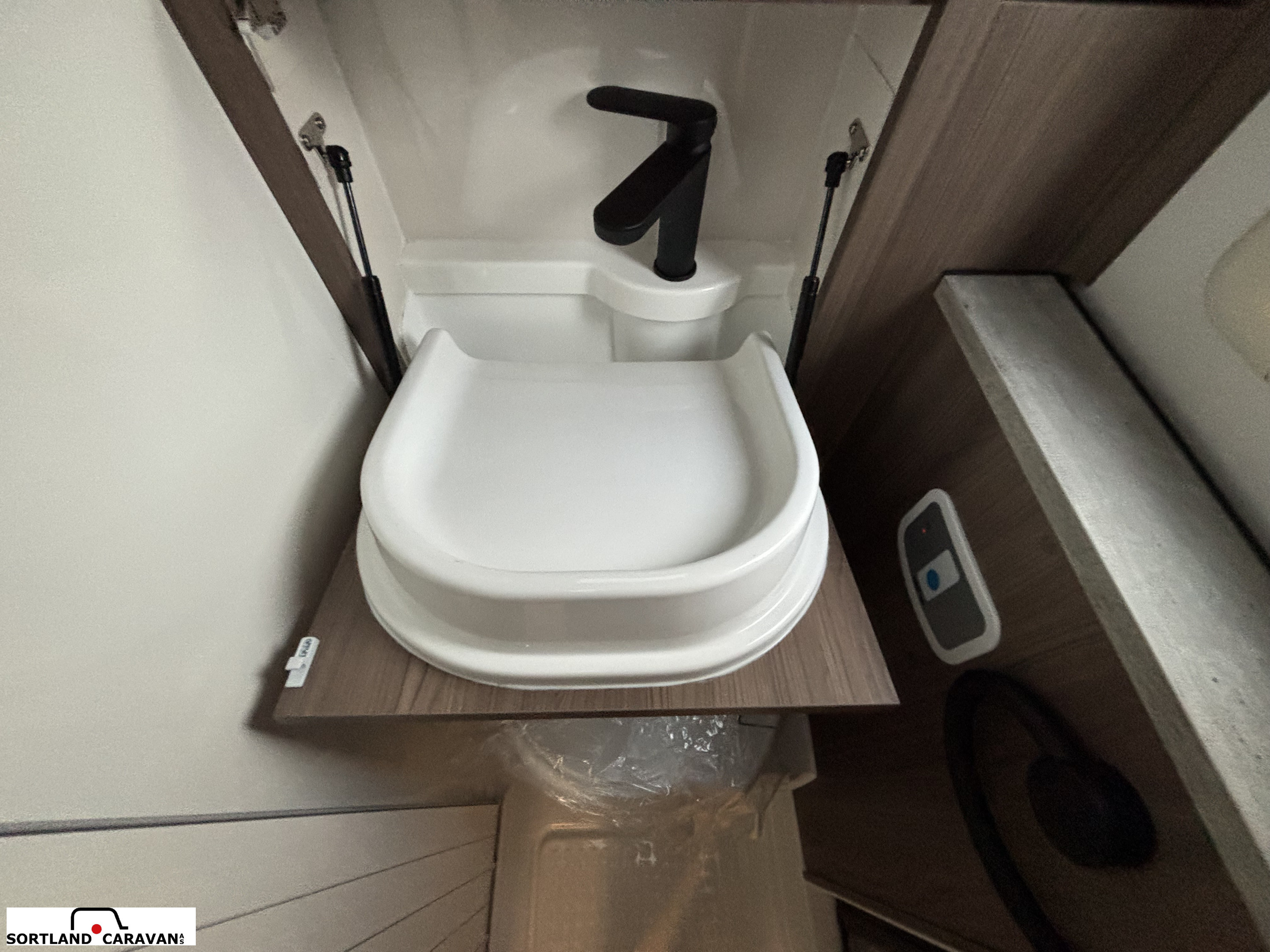 KABE TRAVEL MASTER COMPACT N720 LXL - KABE