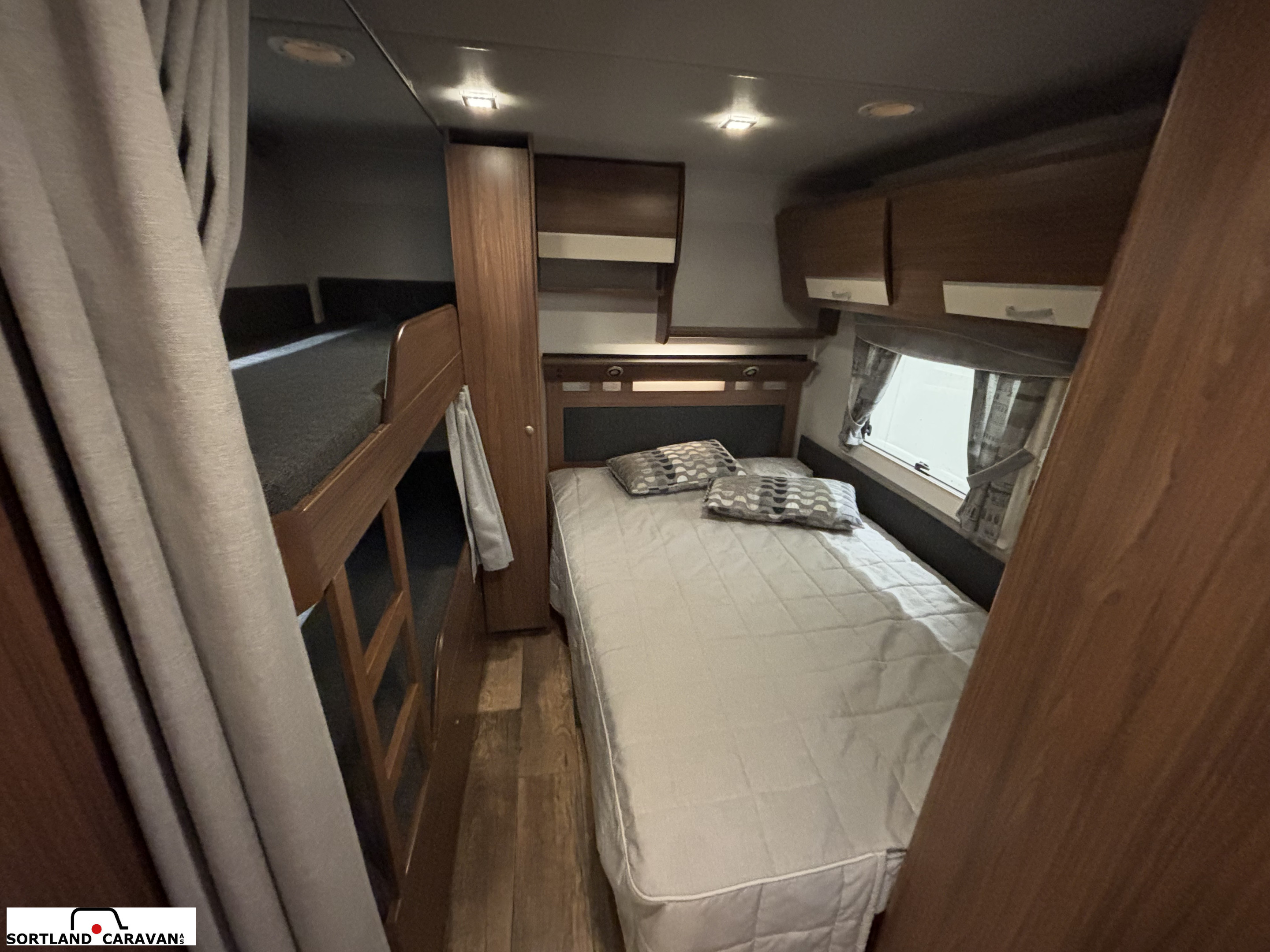 Polar Edition  590 BK - Polar