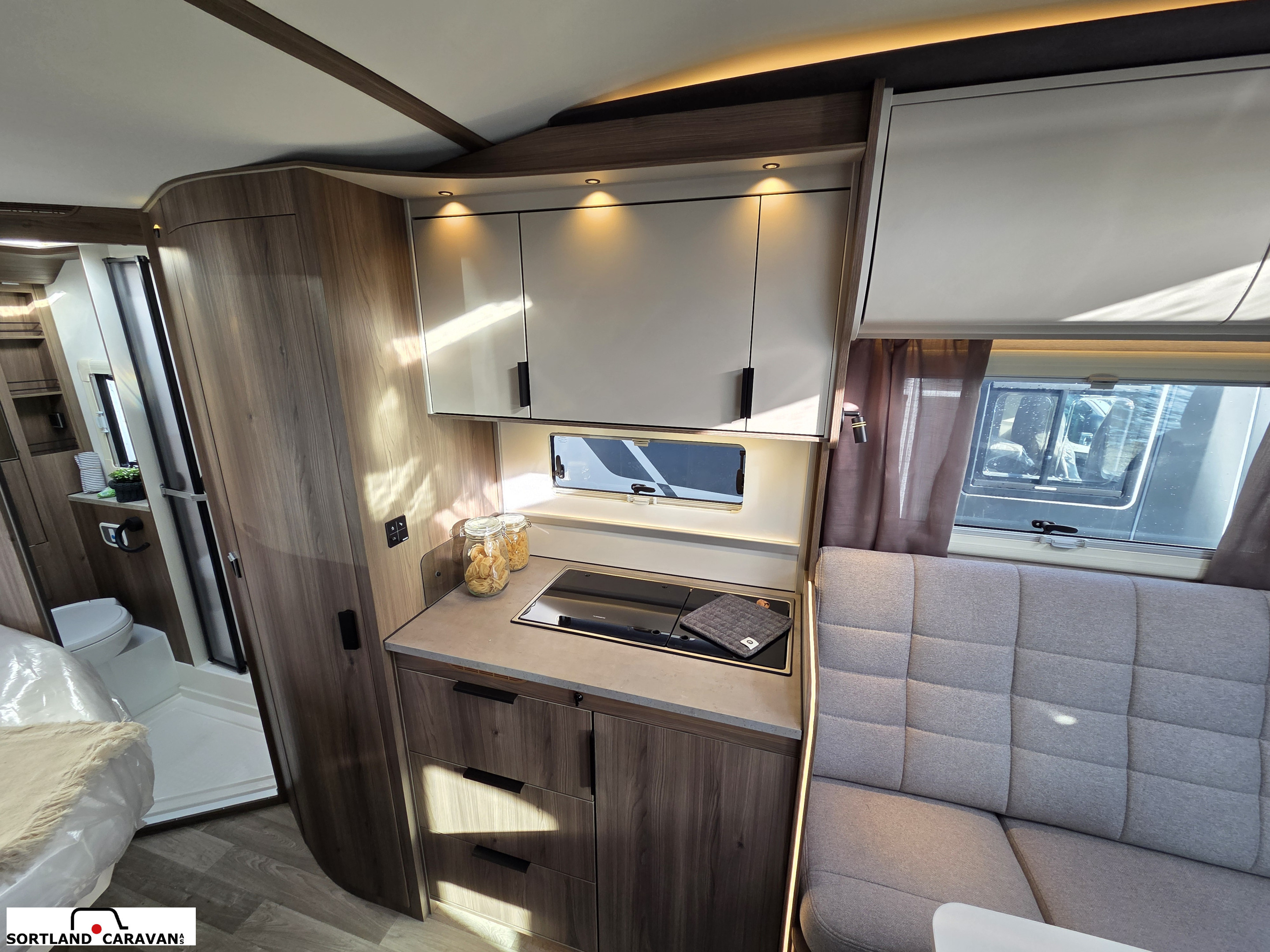 KABE TRAVEL MASTER COMPACT N720 LXL - KABE