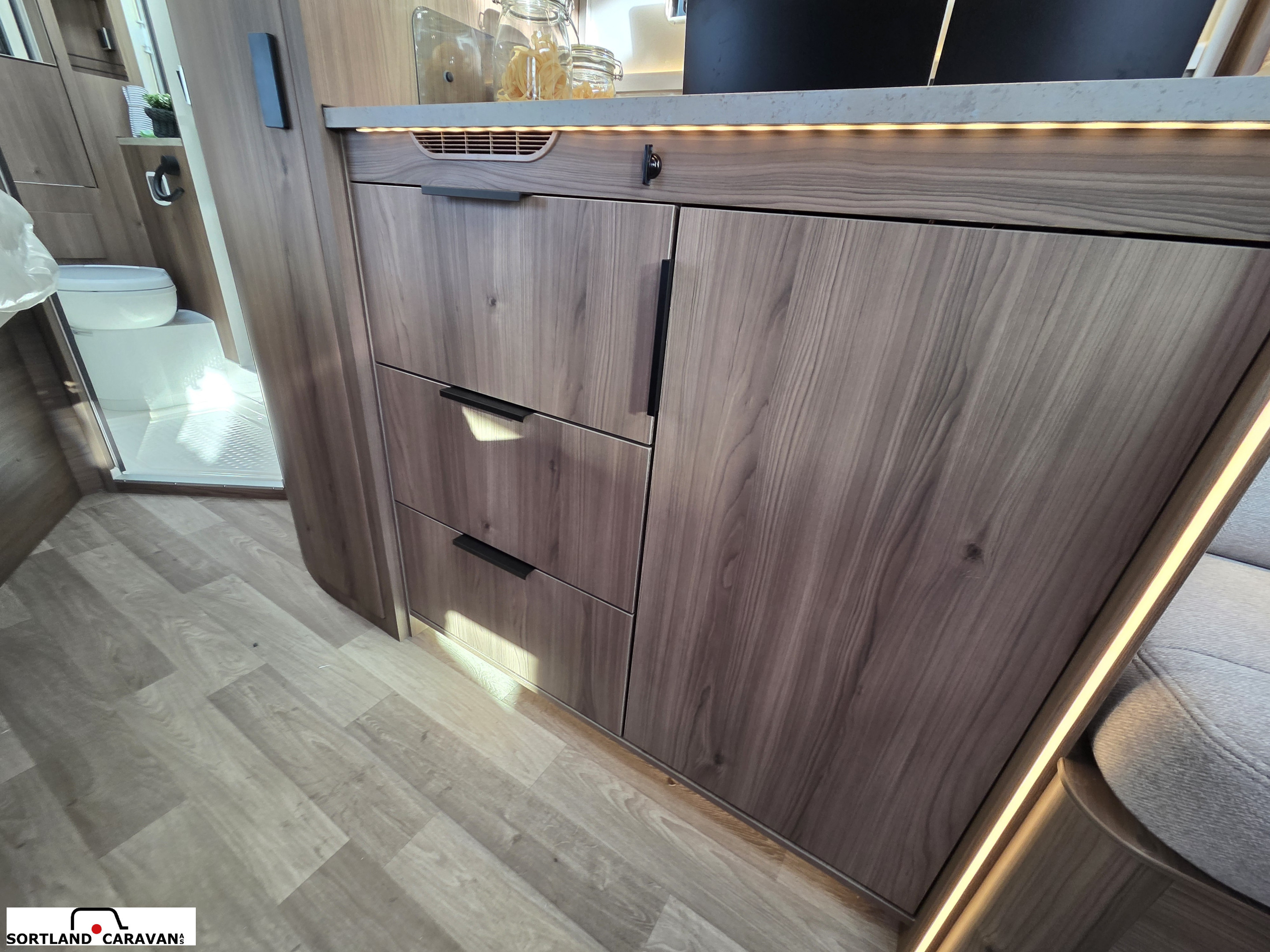 KABE TRAVEL MASTER COMPACT N720 LXL - KABE