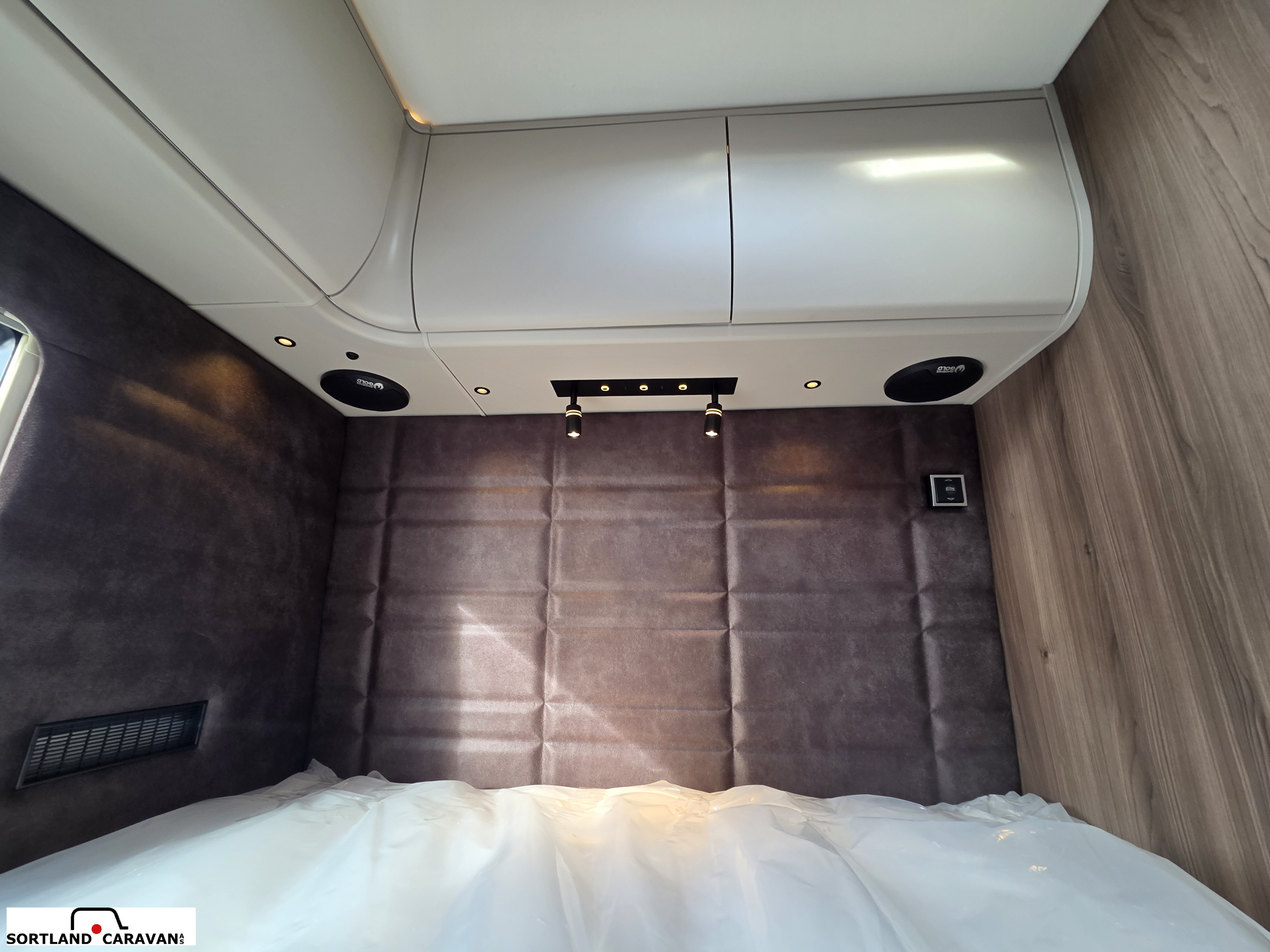 KABE TRAVEL MASTER COMPACT N720 LXL - KABE