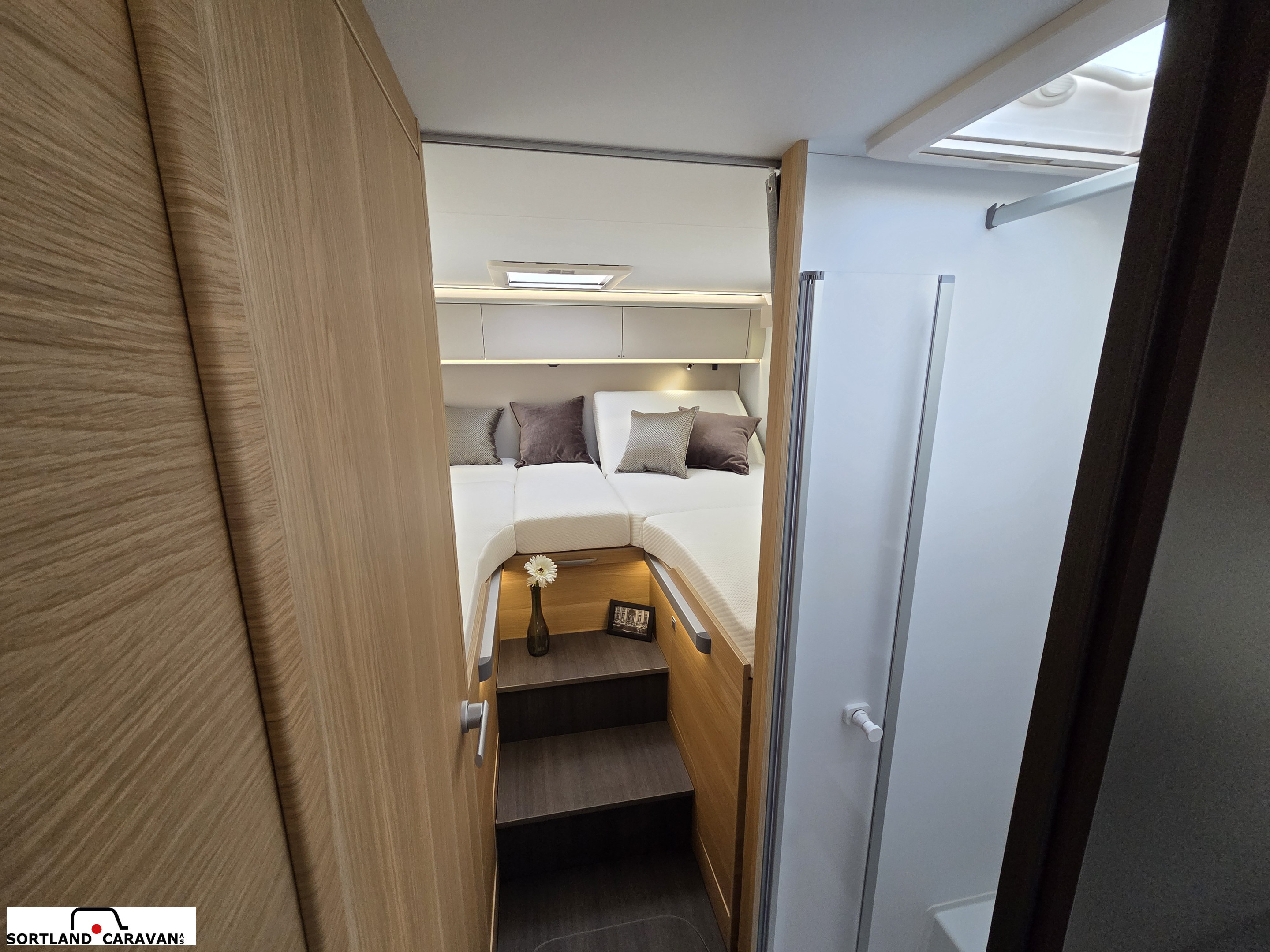 Adria CORAL AXESS 670 SL - CITROEN BlueHDi 2,2 140HP (103kW) 35L - Adria