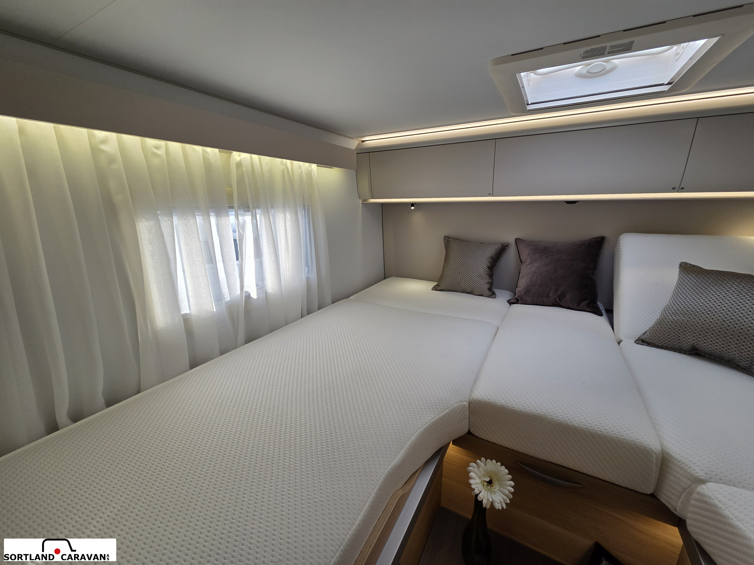 Adria CORAL AXESS 670 SL - CITROEN BlueHDi 2,2 140HP (103kW) 35L - Adria